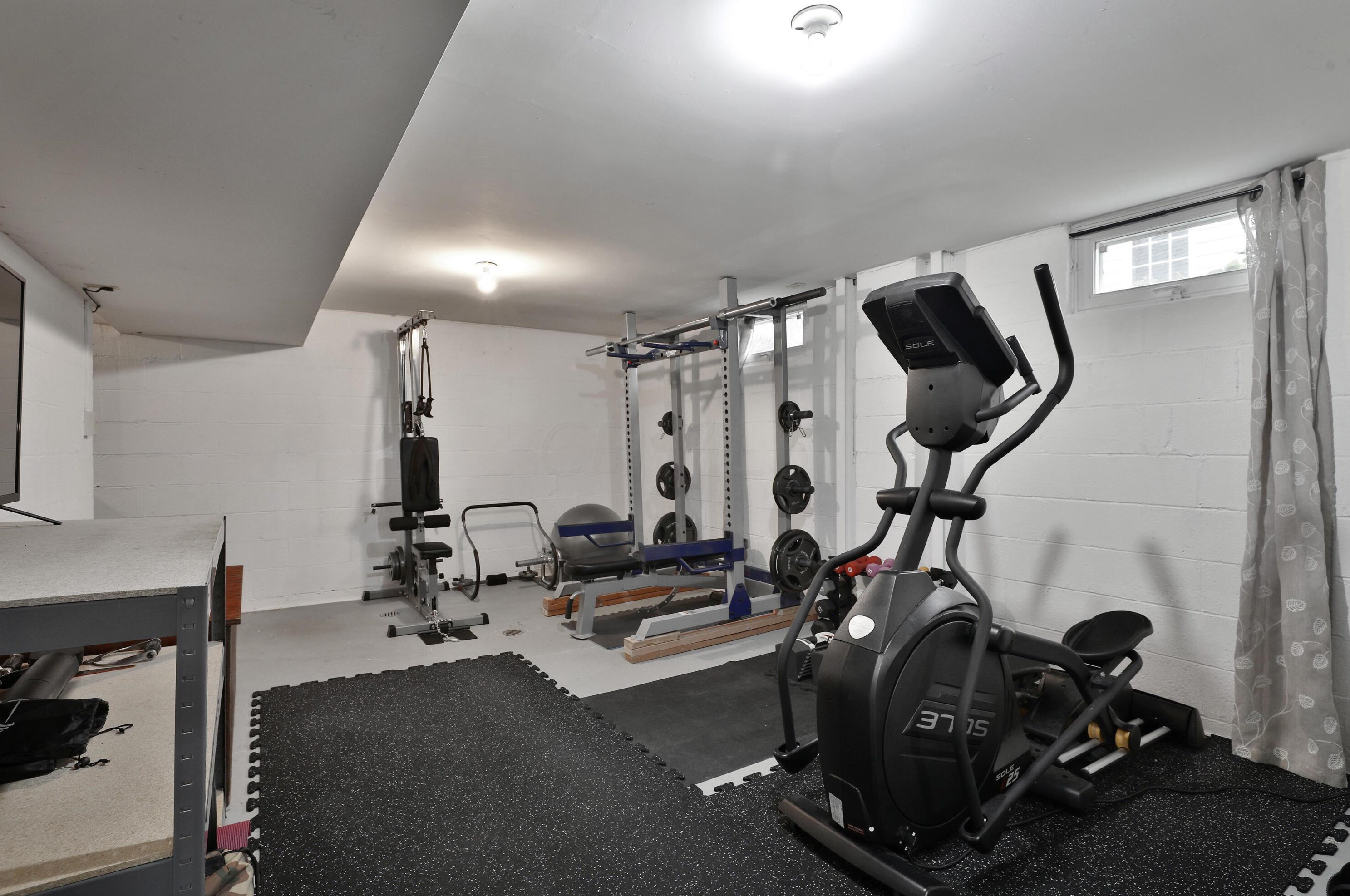 694 Hartford St, Columbus OH  43085-4122 exterior