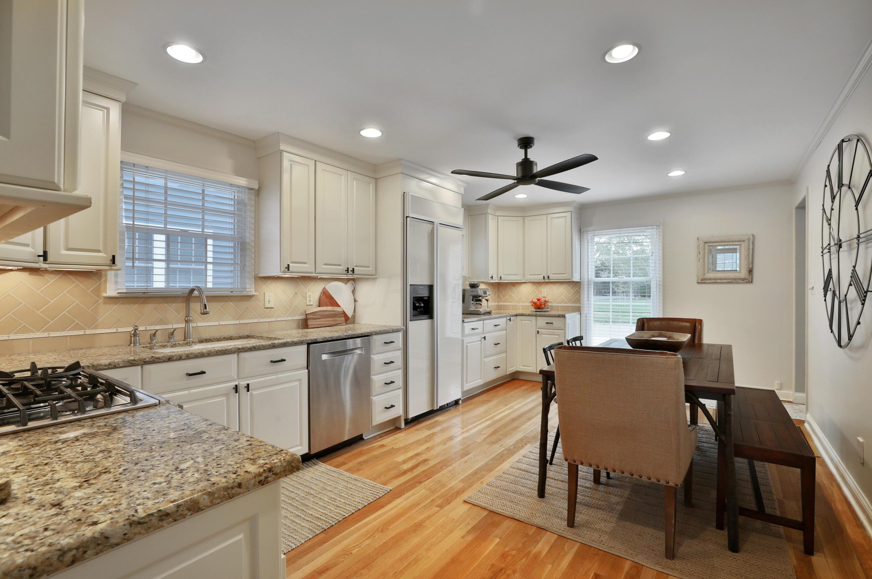 694 Hartford St, Columbus OH  43085-4122 exterior