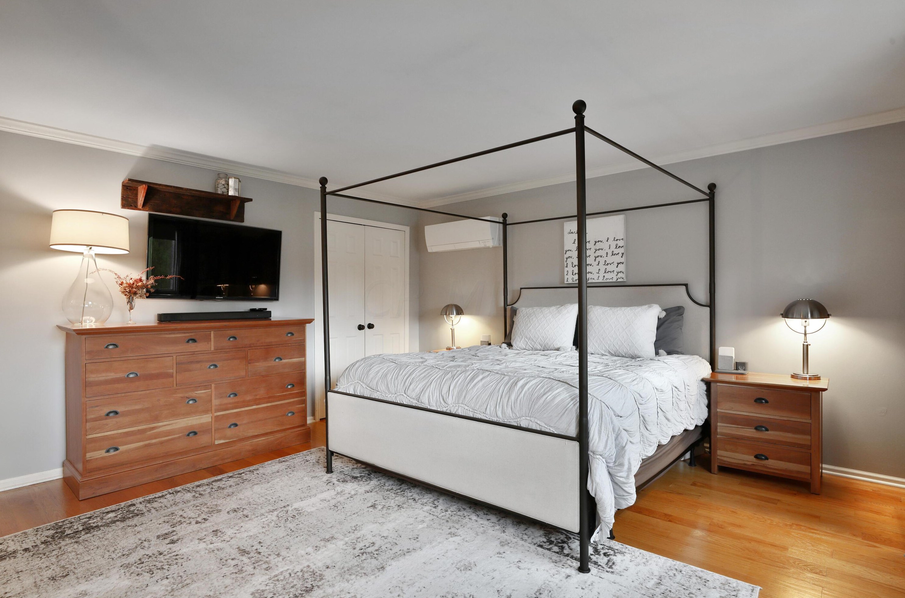 694 Hartford St, Columbus OH  43085-4122 exterior