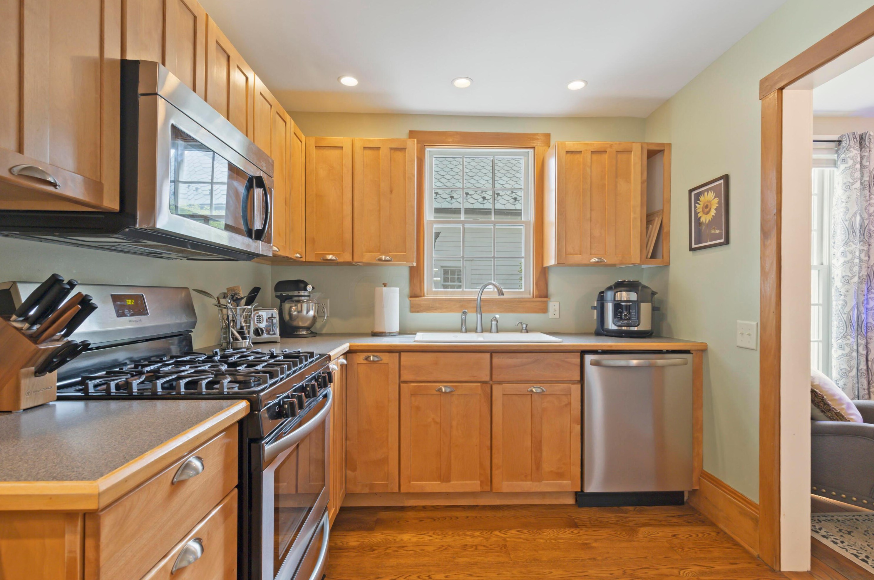 310 Pearl St, Granville OH  43023-1335 exterior