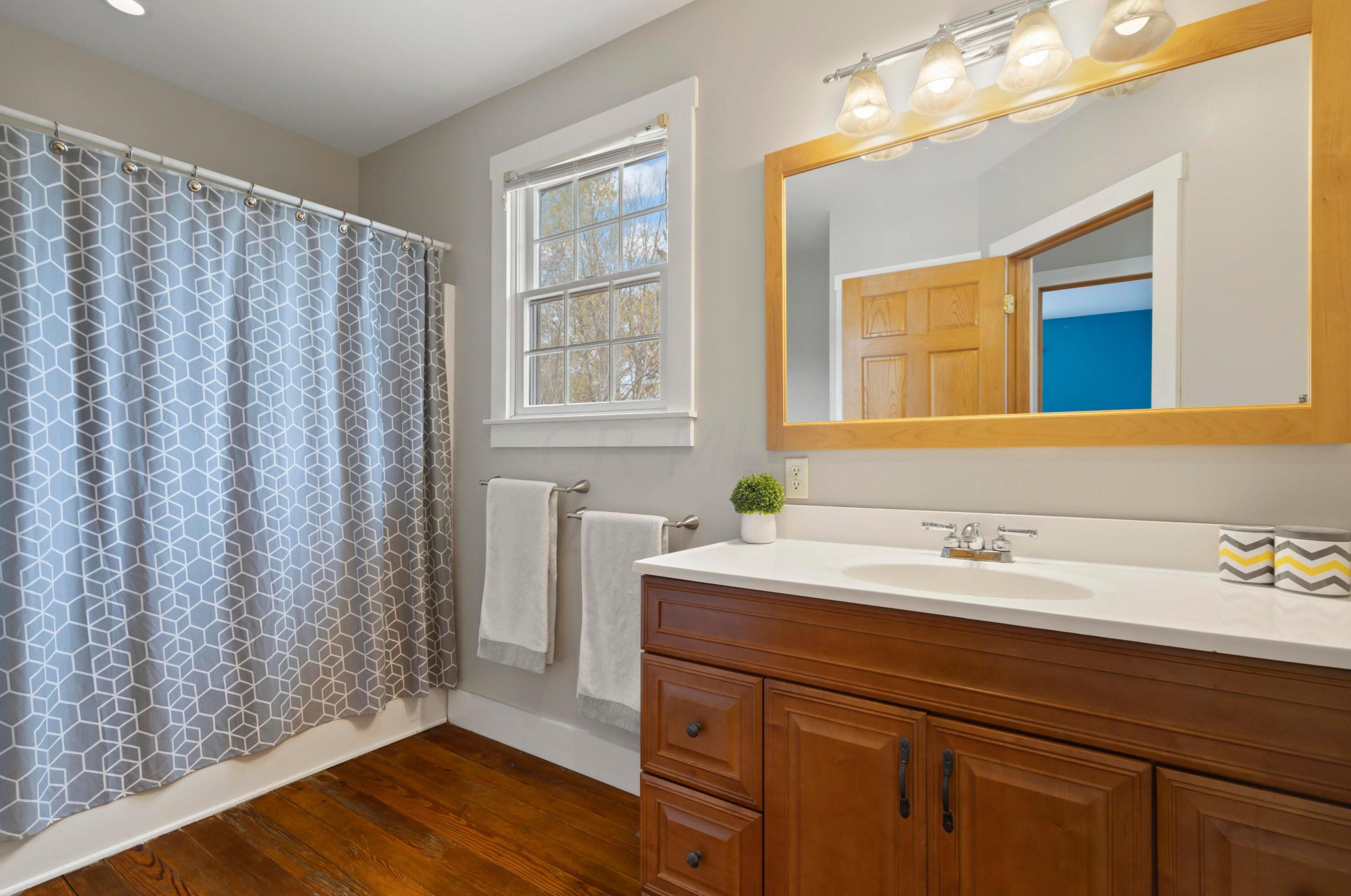 310 Pearl St, Granville OH  43023-1335 exterior