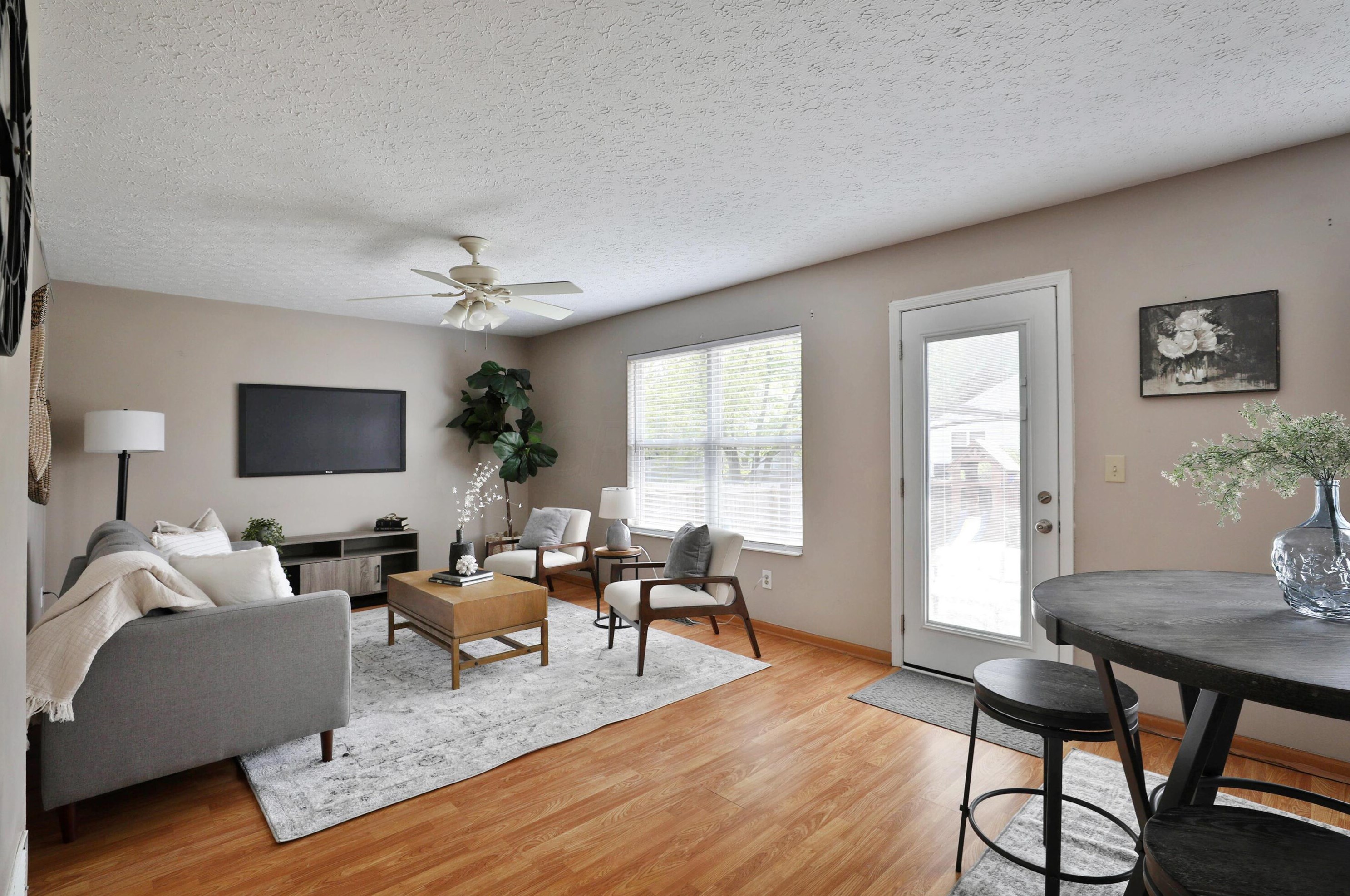 6983 Winchester Crossing Blvd, Cnl Wnchstr OH  43110-8445 exterior
