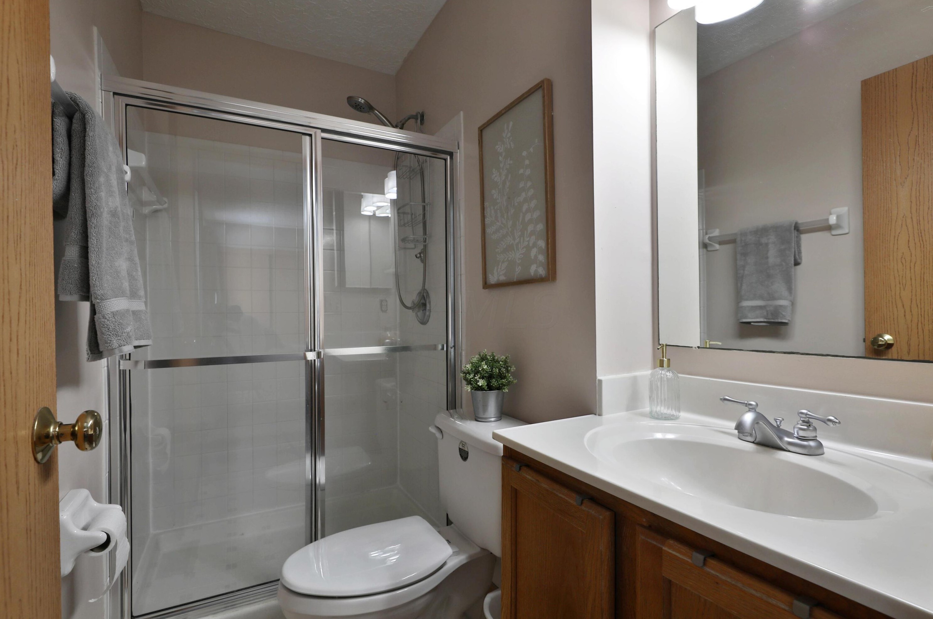 6983 Winchester Crossing Blvd, Cnl Wnchstr OH  43110-8445 exterior