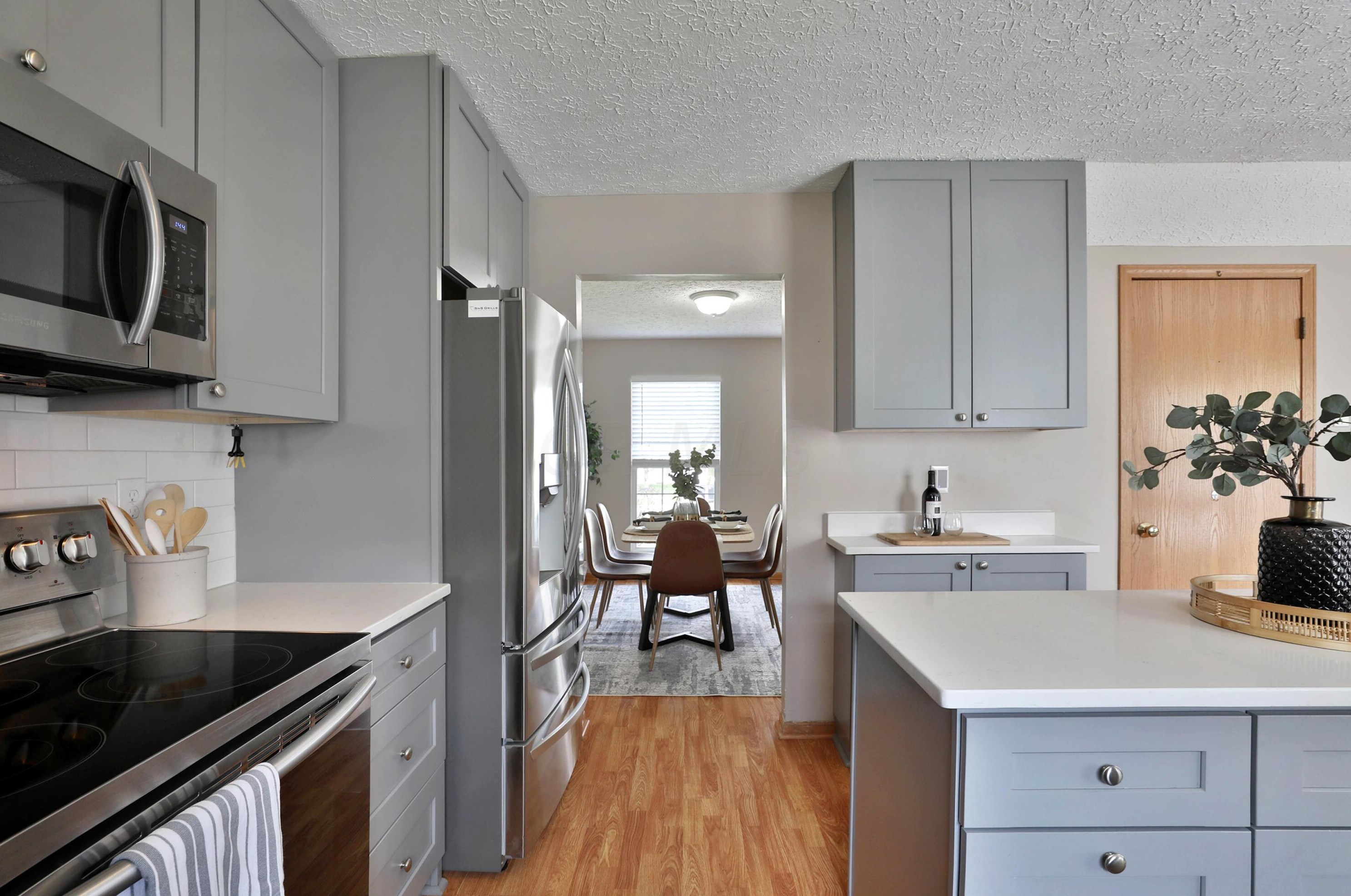 6983 Winchester Crossing Blvd, Cnl Wnchstr OH  43110-8445 exterior