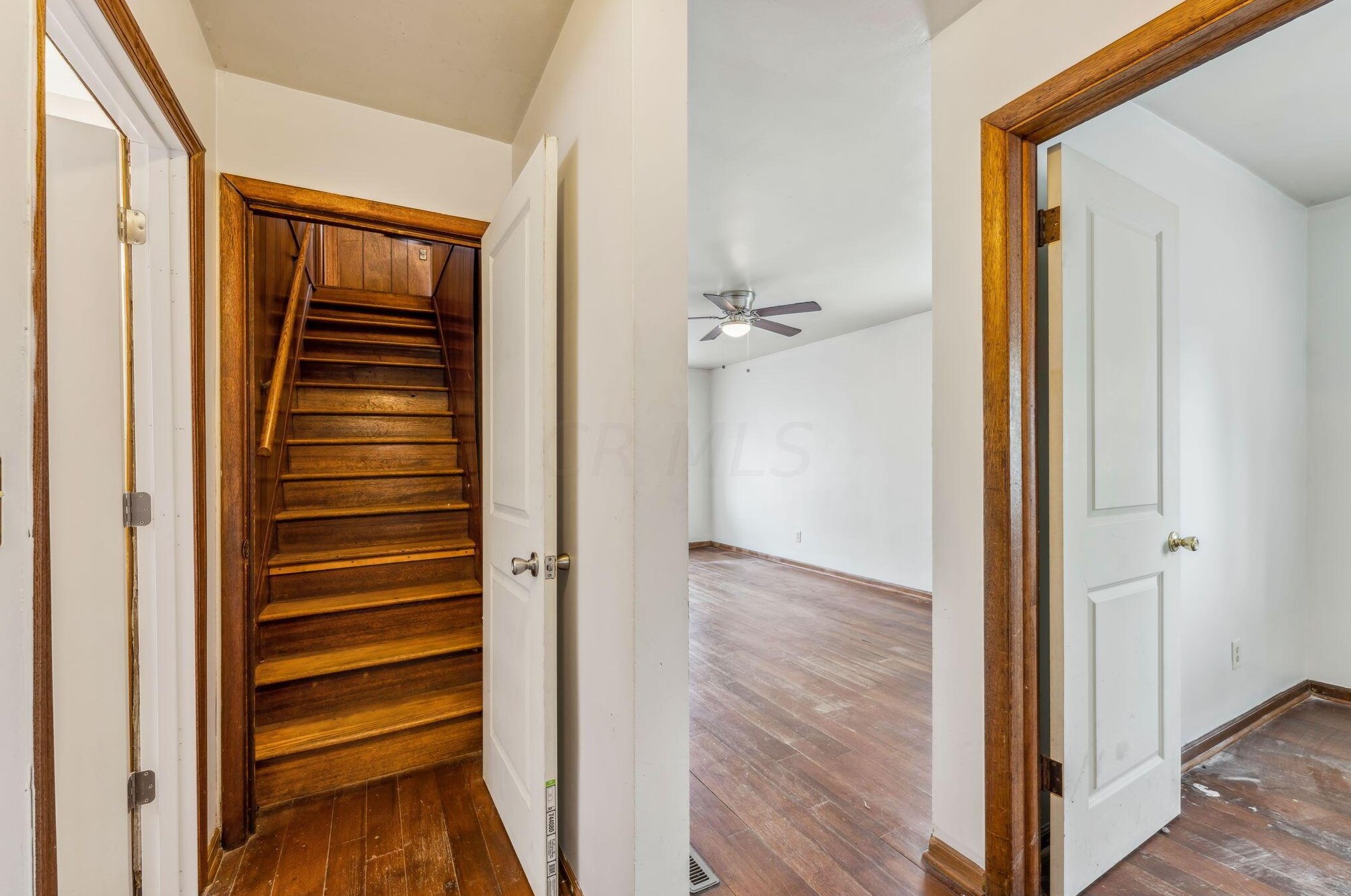 2228 Hiawatha Park Dr, Columbus OH 43211-2034 exterior