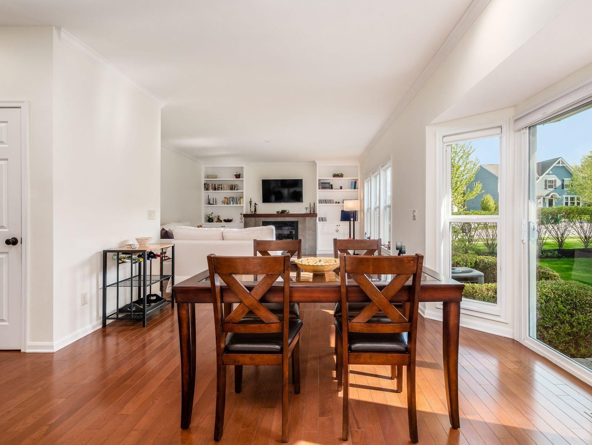 610 Stratshire Ln, Columbus OH  43230-1959 exterior