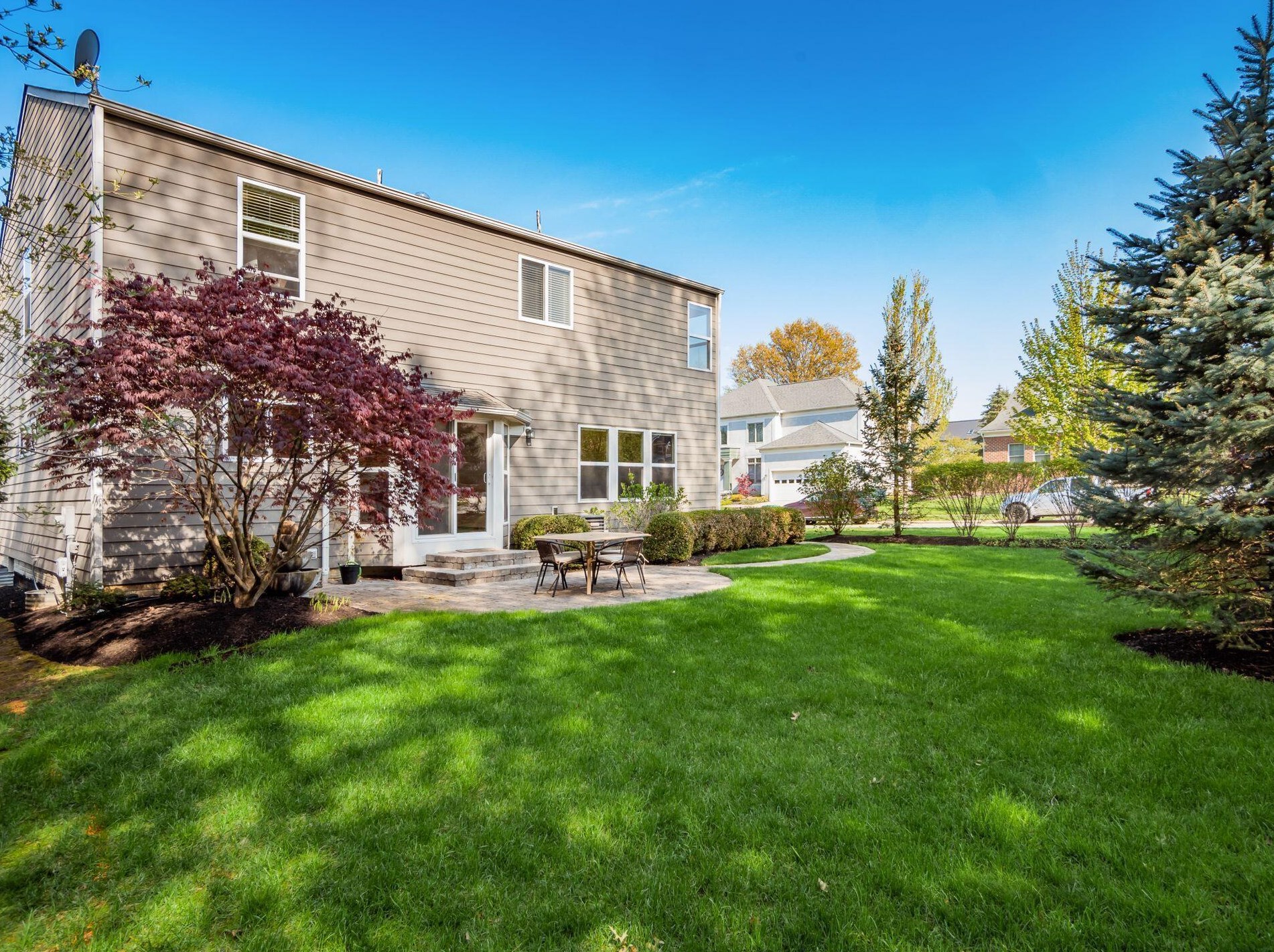 610 Stratshire Ln, Columbus OH  43230-1959 exterior