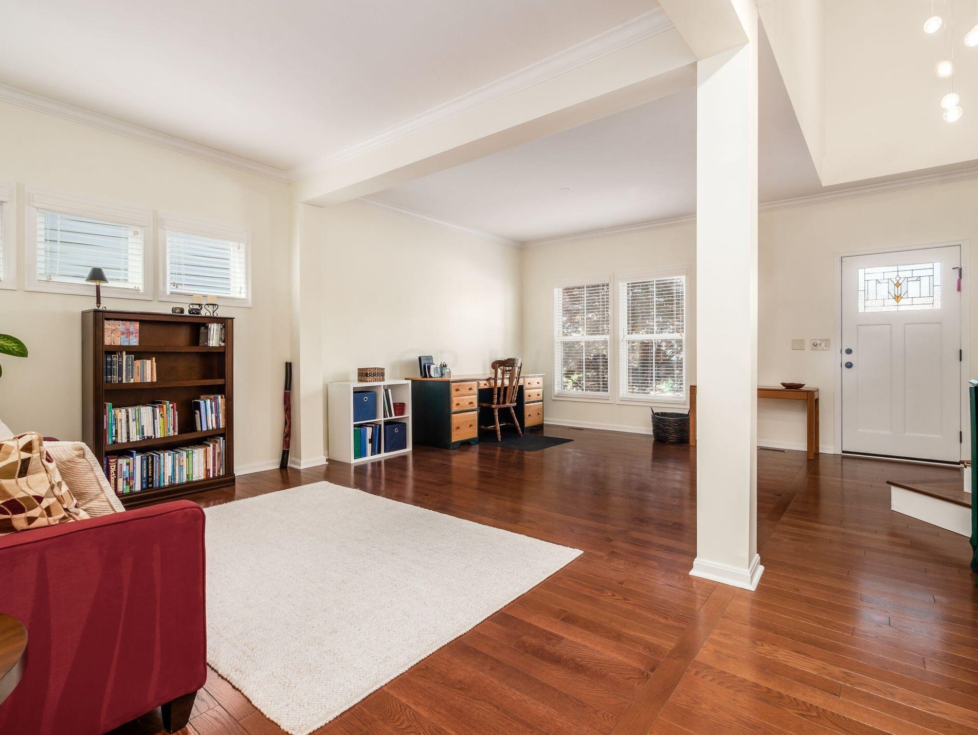 610 Stratshire Ln, Columbus OH  43230-1959 exterior