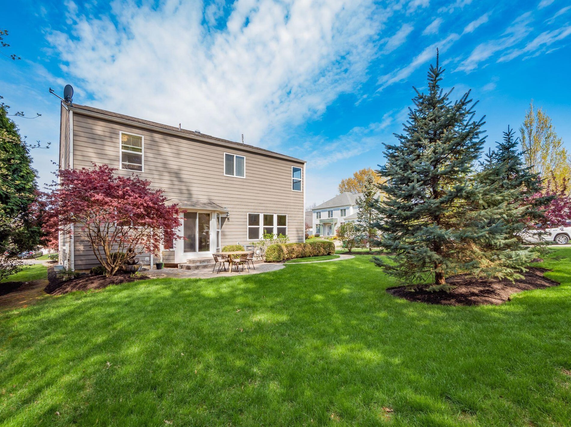 610 Stratshire Ln, Columbus OH  43230-1959 exterior