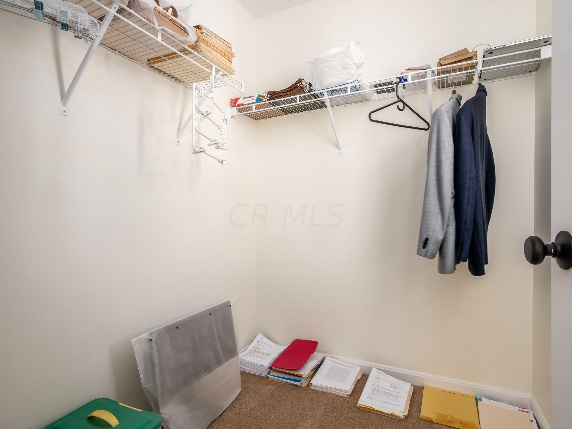 610 Stratshire Ln, Columbus OH  43230-1959 exterior