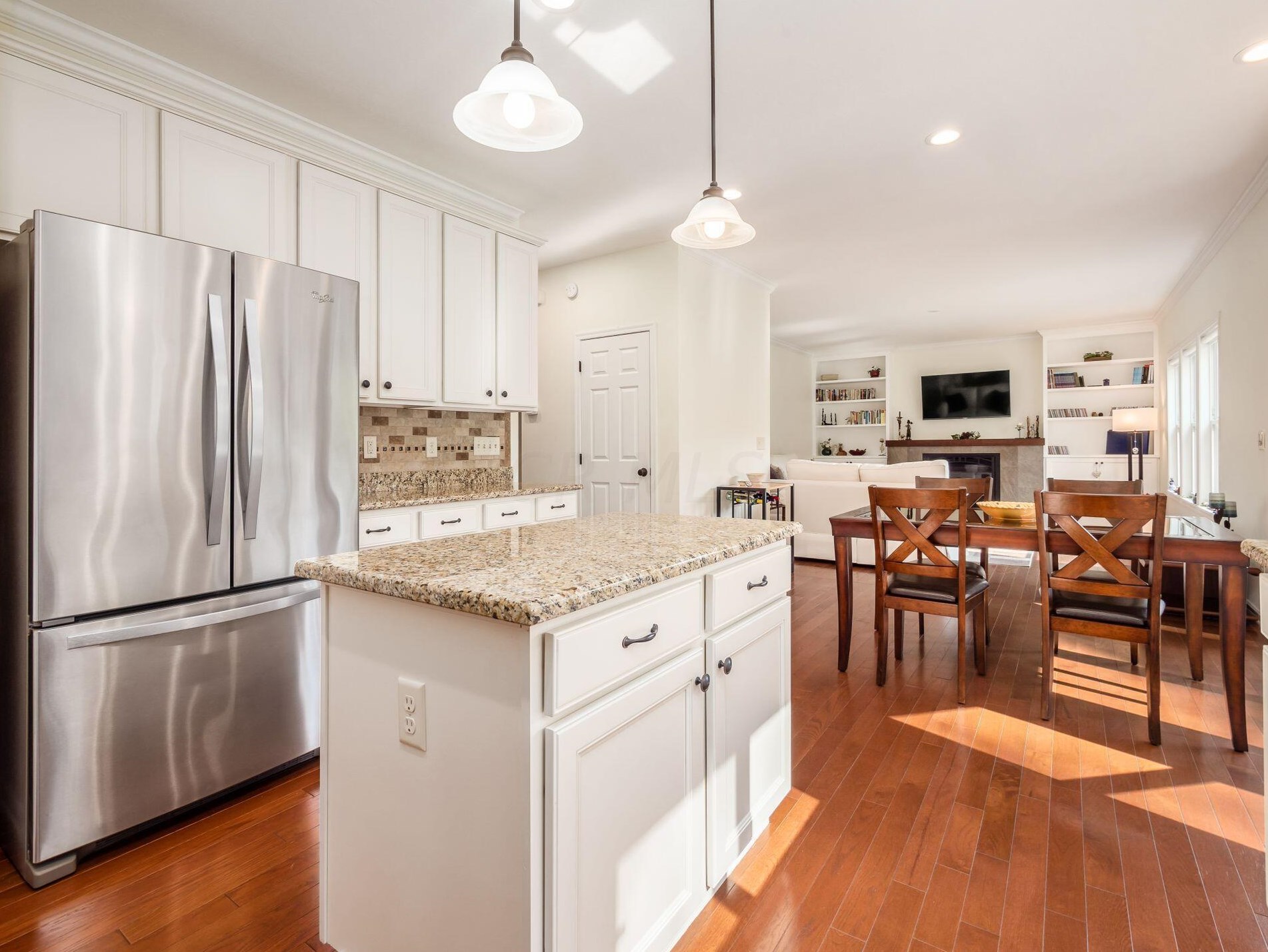 610 Stratshire Ln, Columbus OH  43230-1959 exterior