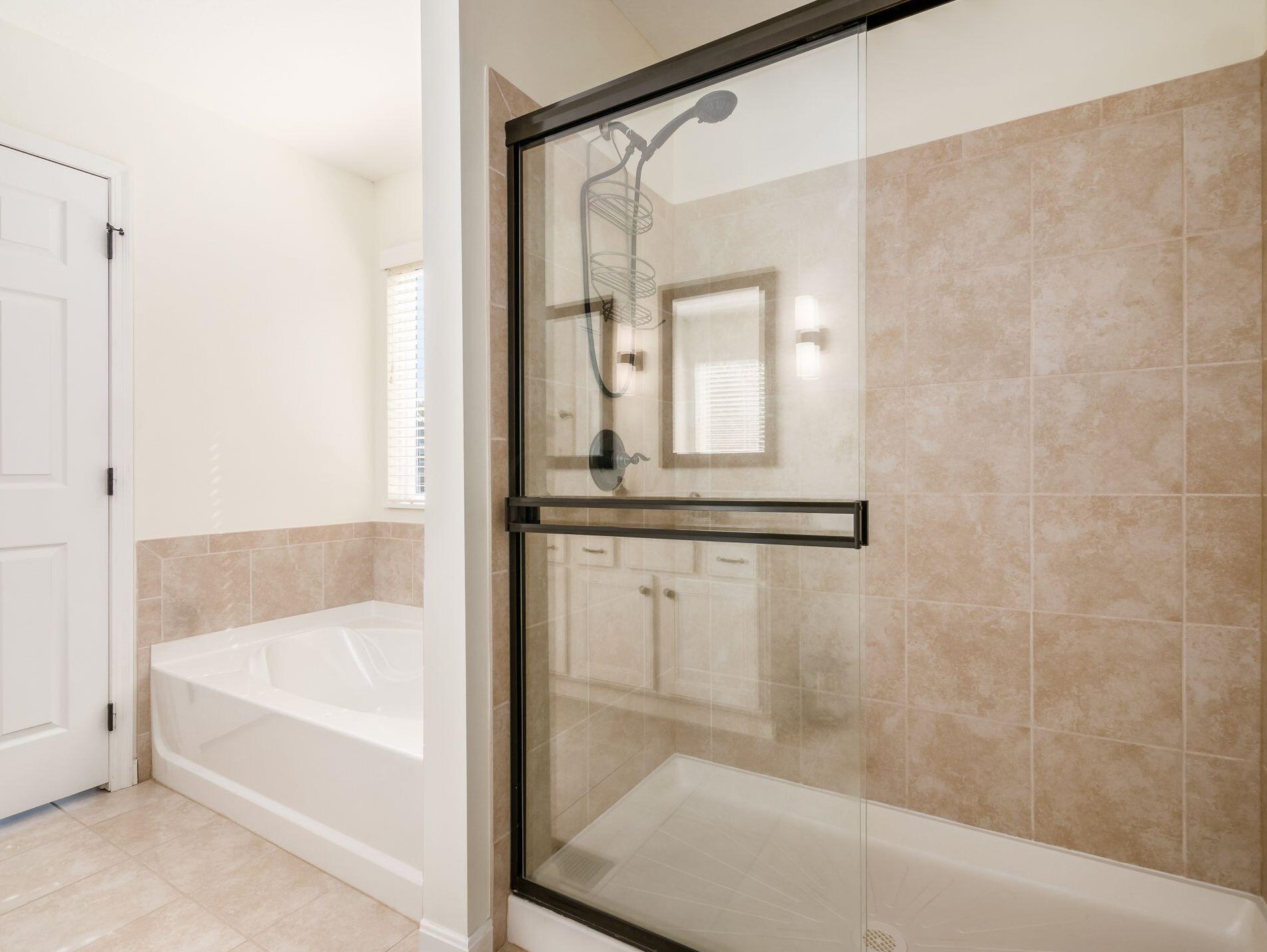 610 Stratshire Ln, Columbus OH  43230-1959 exterior