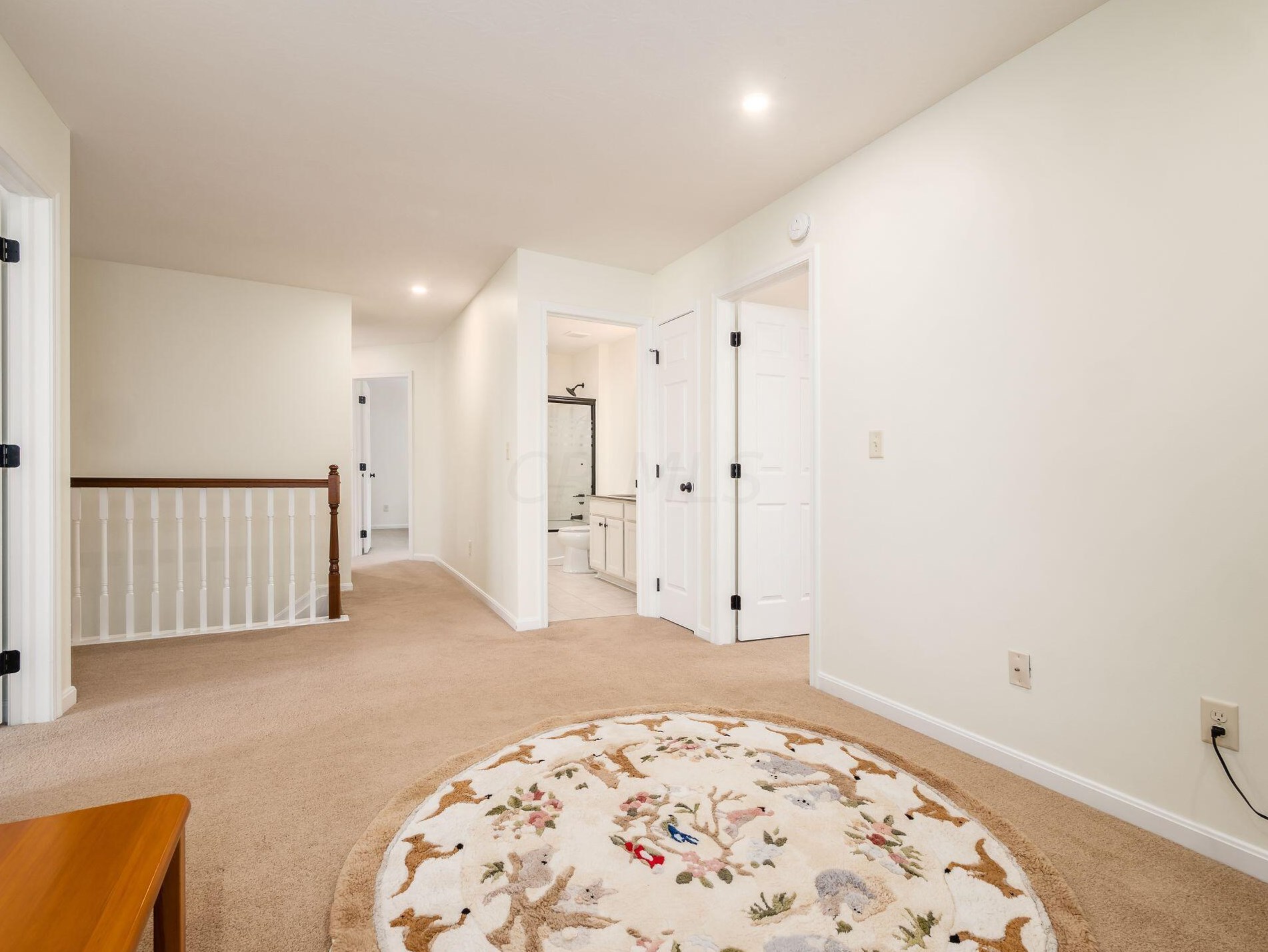 610 Stratshire Ln, Columbus OH  43230-1959 exterior