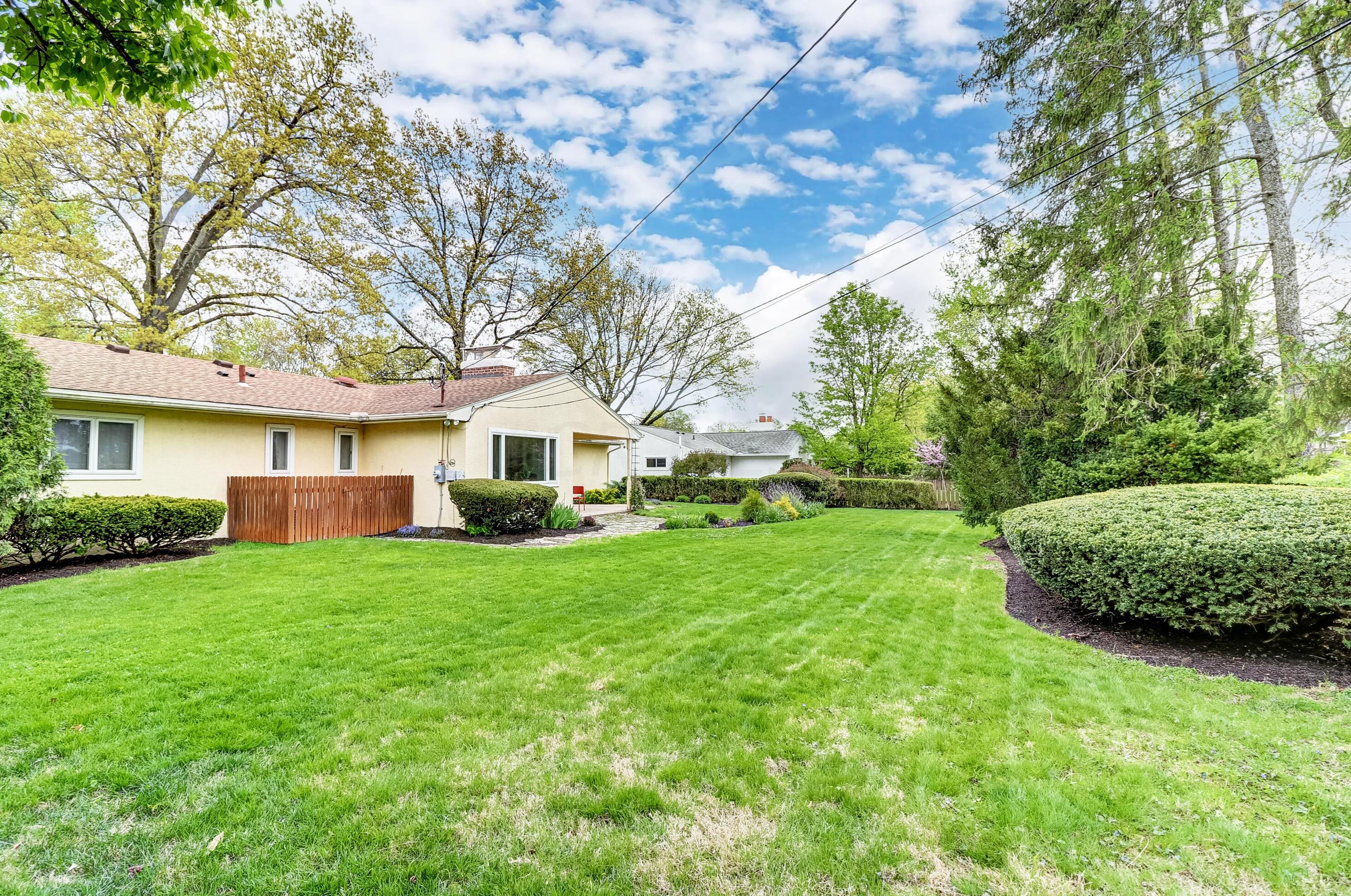 1415 Kirkley Rd, Columbus OH 43221-2261 exterior