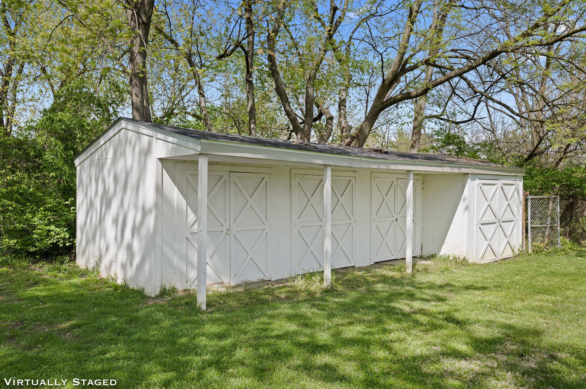 1554 Brown Rd, Columbus OH 43223-3804 exterior