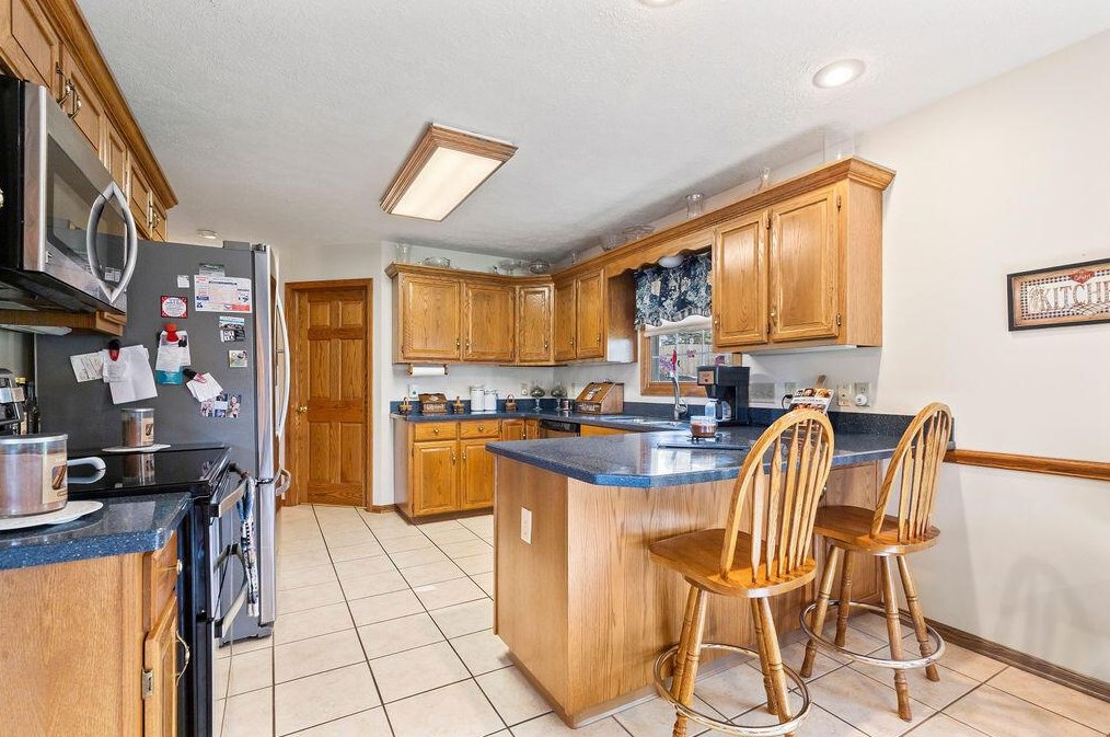 194 Oakleaf Dr, Mansfield OH  44904-8662 exterior