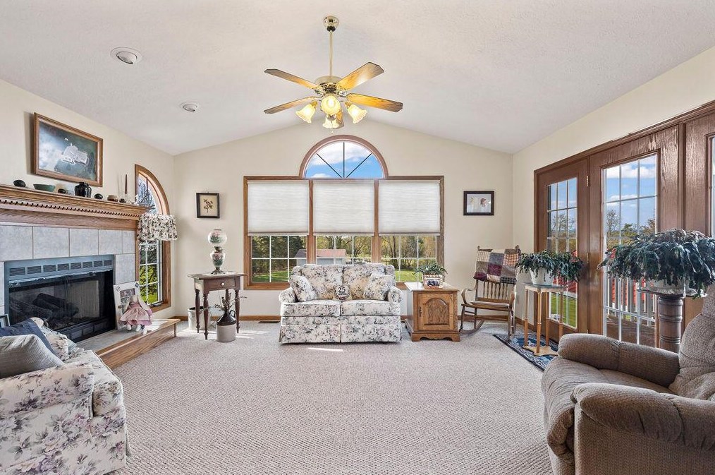 194 Oakleaf Dr, Mansfield OH  44904-8662 exterior