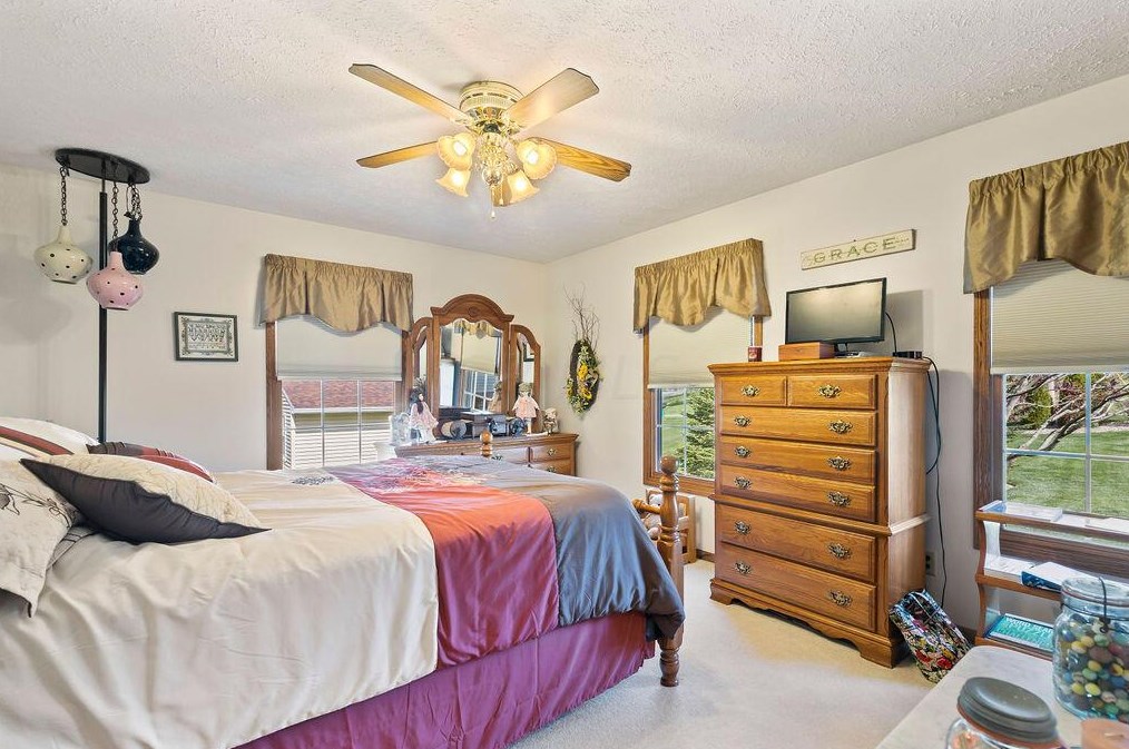 194 Oakleaf Dr, Mansfield OH  44904-8662 exterior