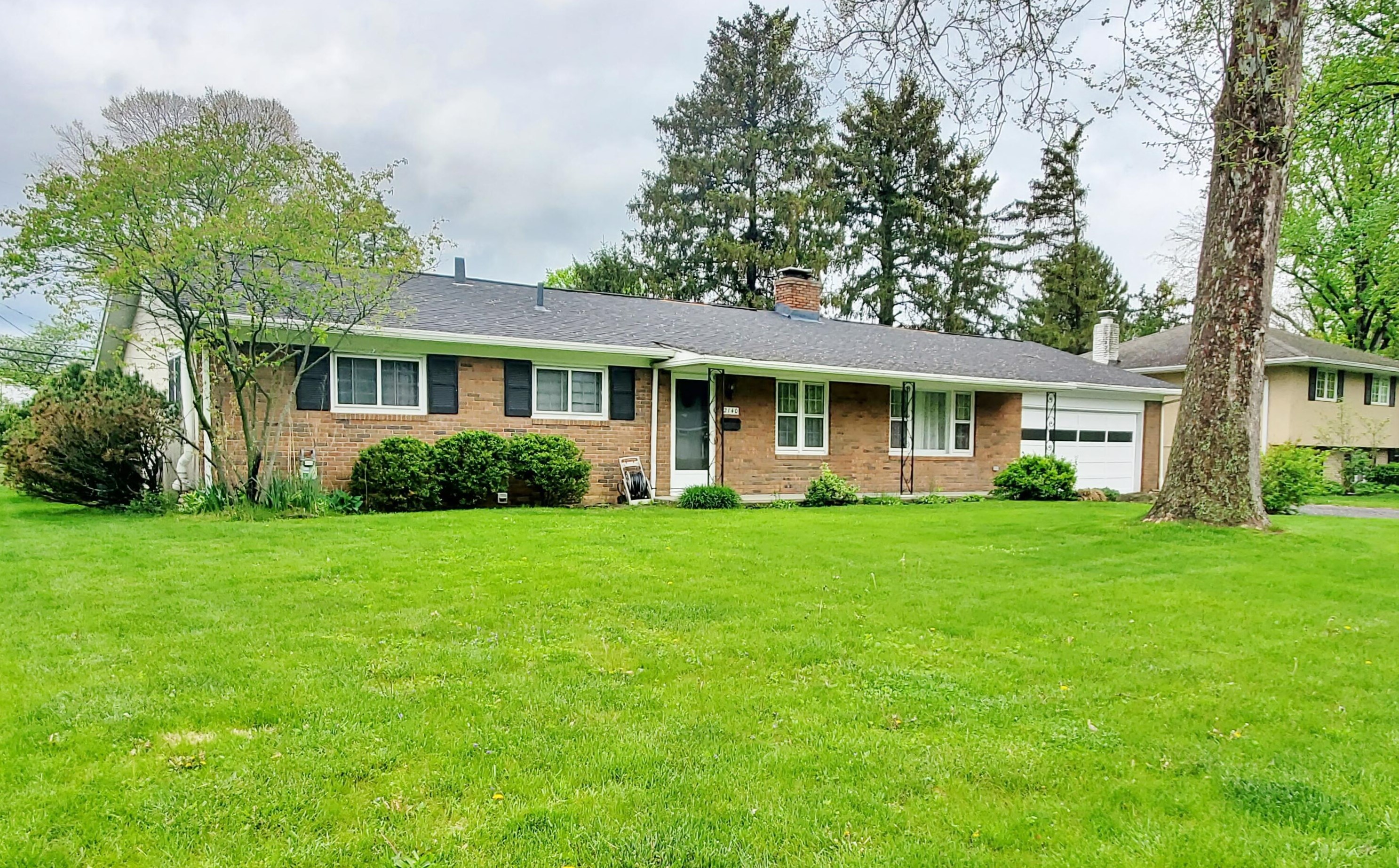 2140 Middlesex Rd, Columbus OH  43220-4642 exterior