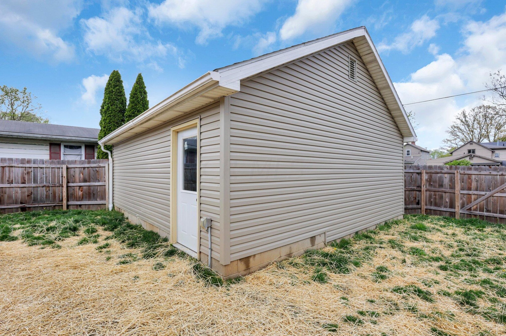 925 Chestnut St, Lancaster OH  43130-4017 exterior