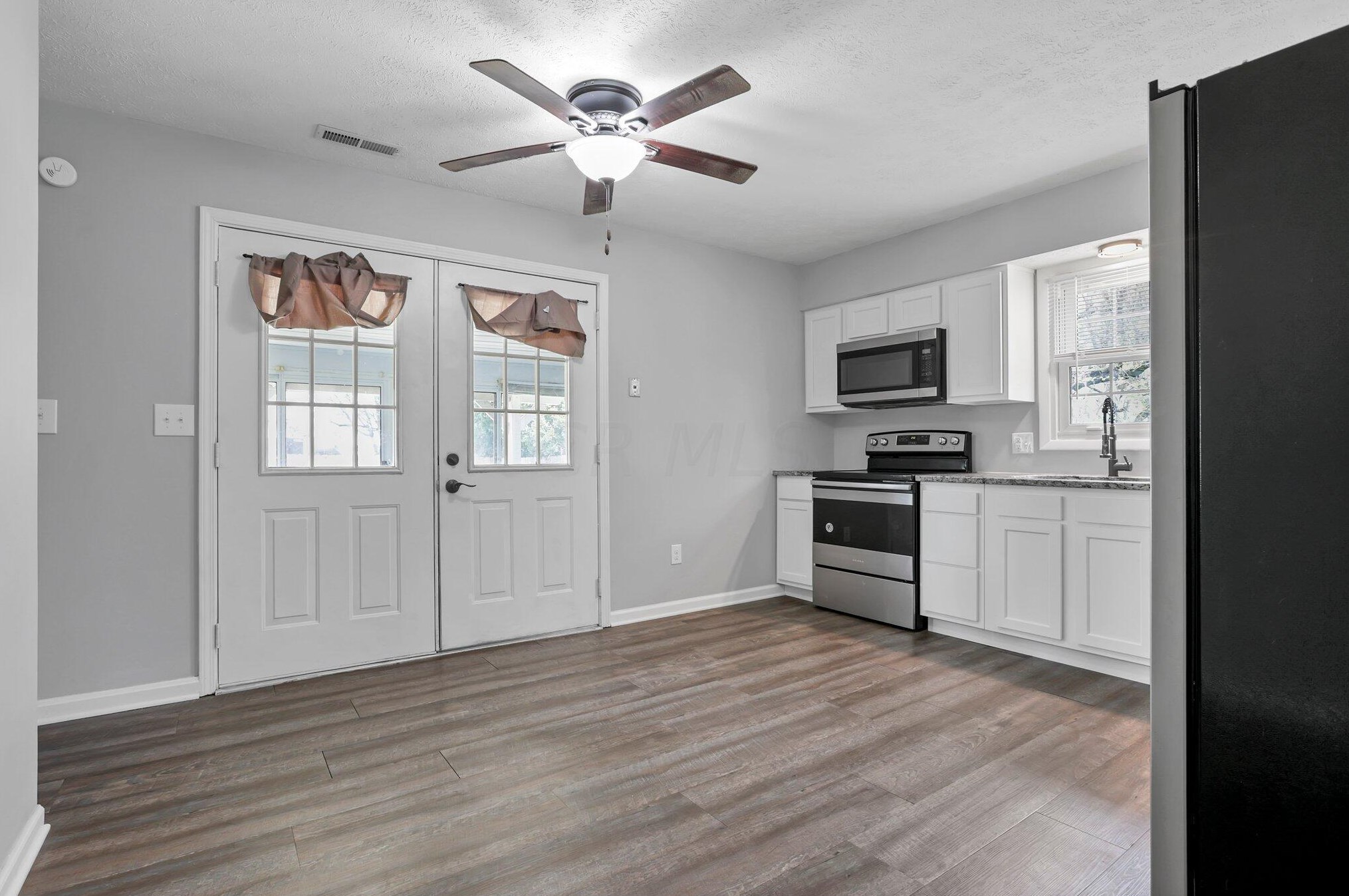 925 Chestnut St, Lancaster OH  43130-4017 exterior