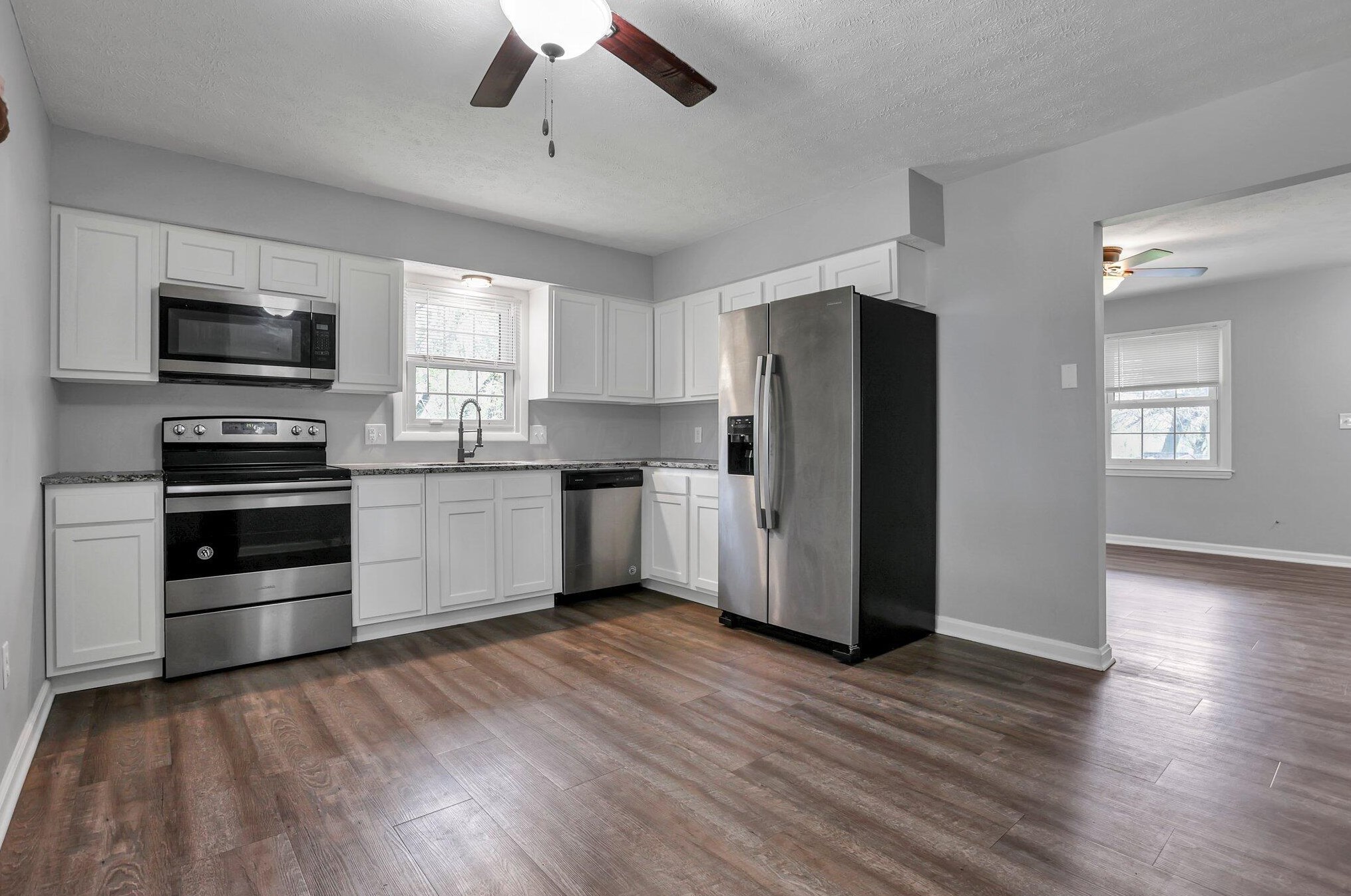 925 Chestnut St, Lancaster OH  43130-4017 exterior