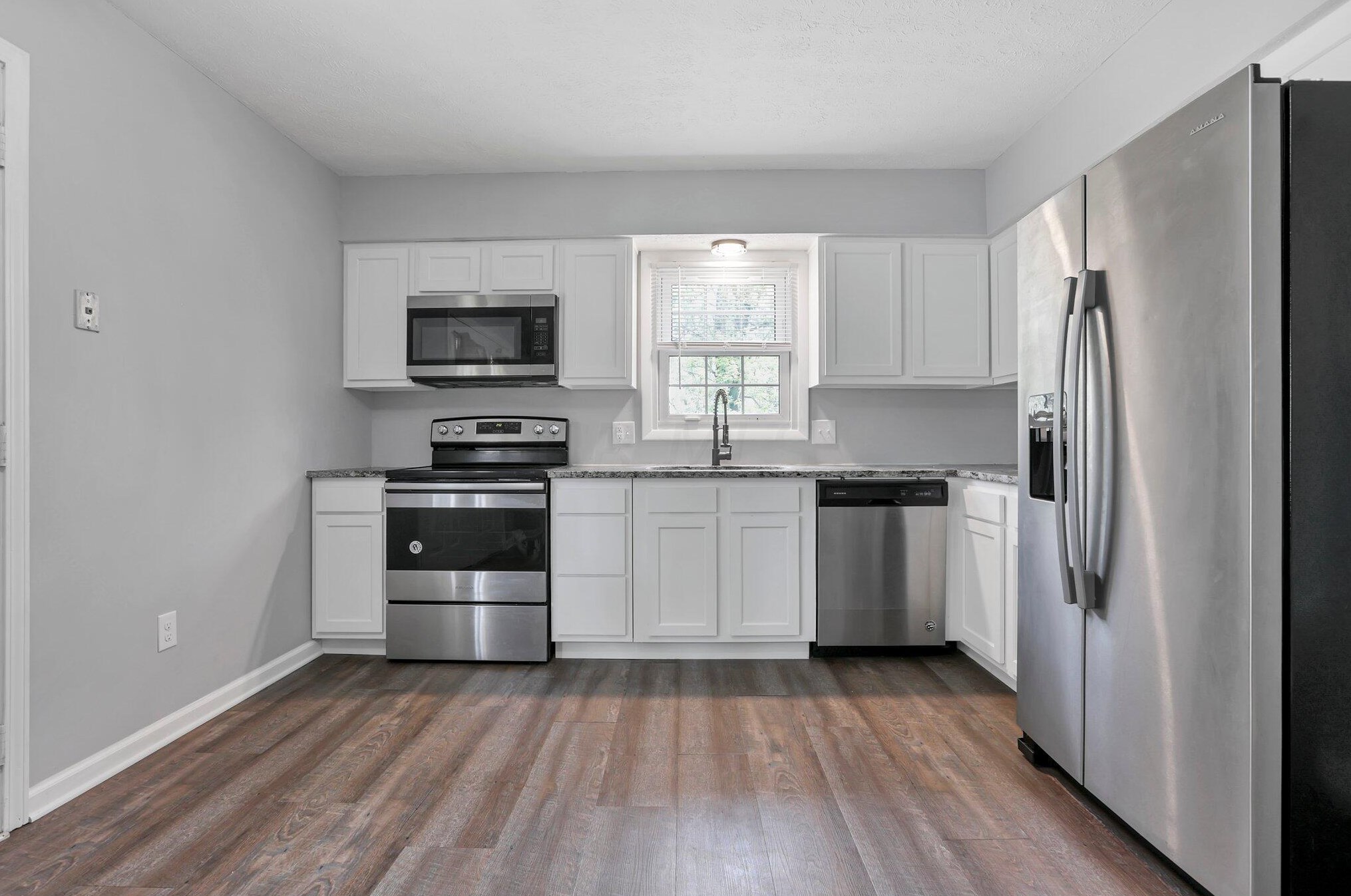 925 Chestnut St, Lancaster OH  43130-4017 exterior