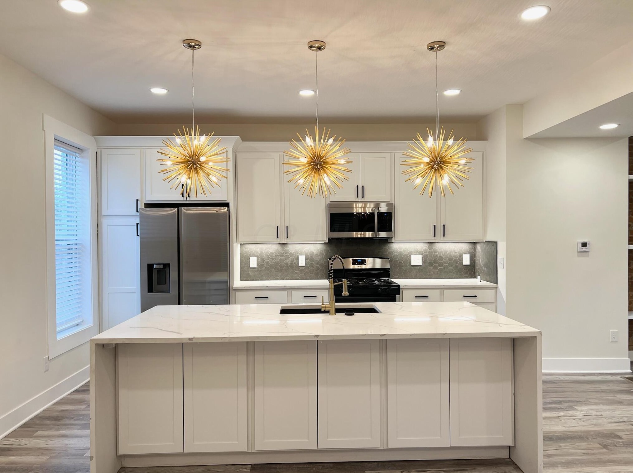 859 Sullivant Ave, Columbus OH  43223-1545 exterior