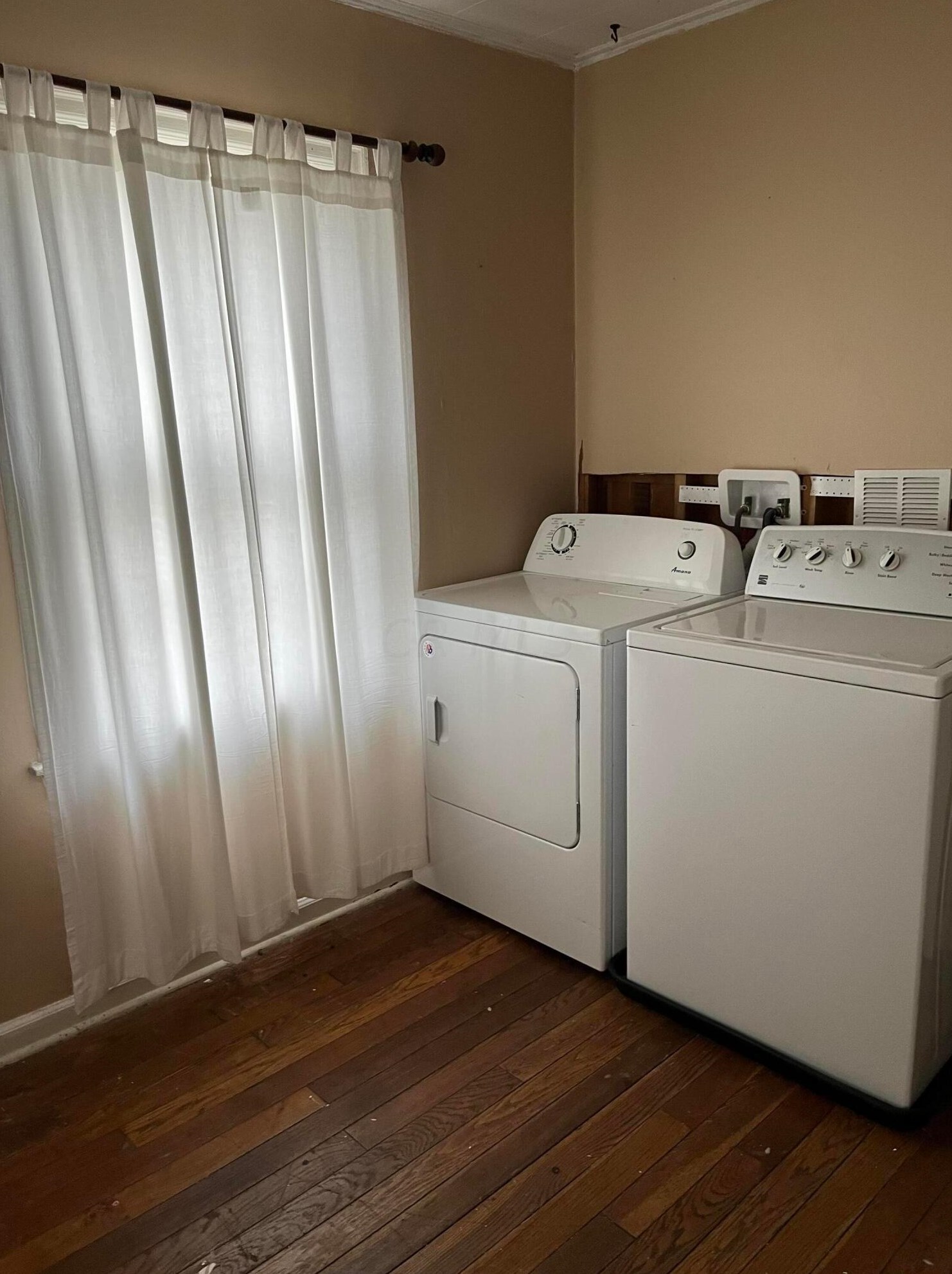 1635 Champion Ave, Columbus OH  43207-1307 exterior