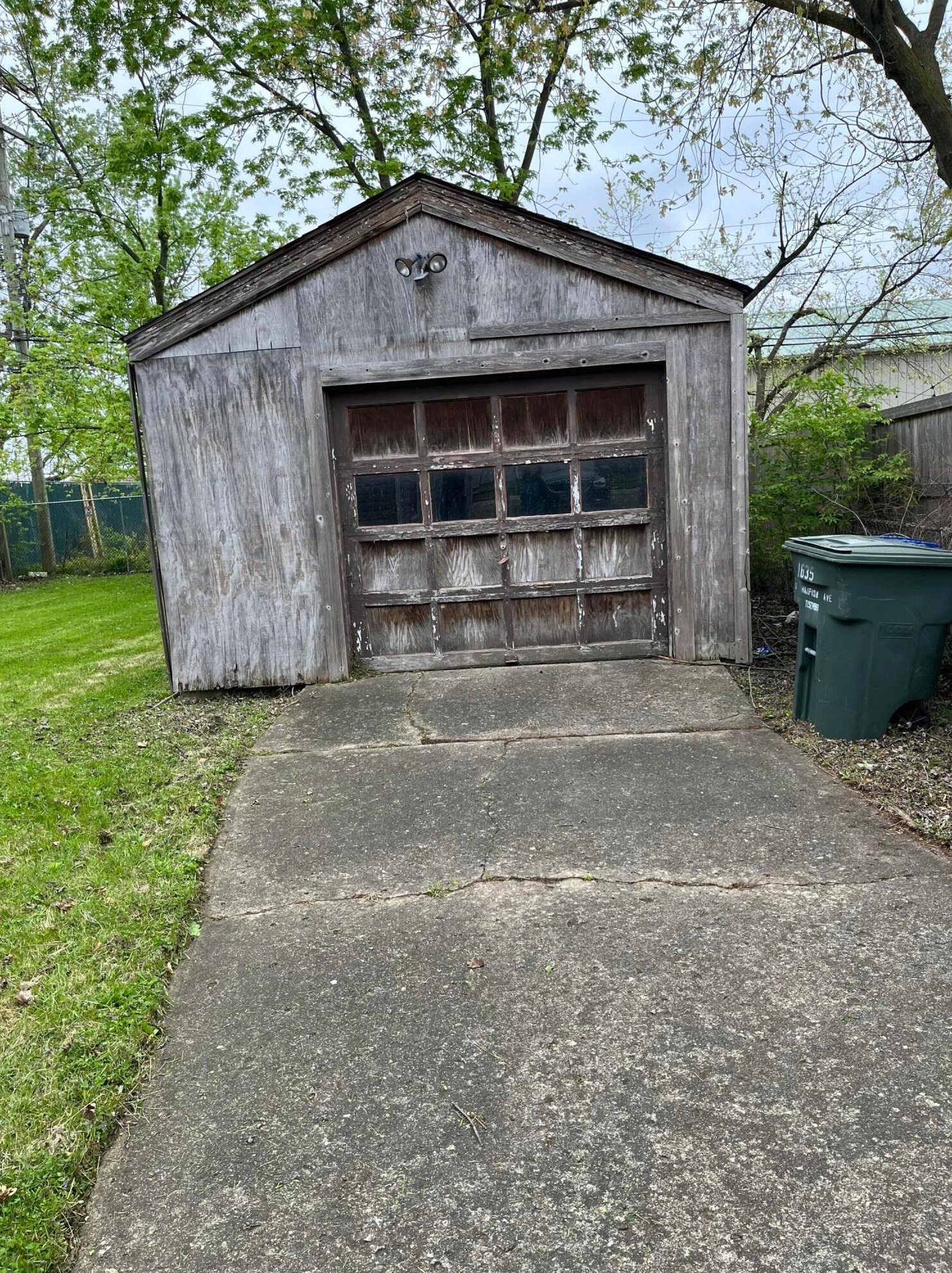 1635 Champion Ave, Columbus OH  43207-1307 exterior