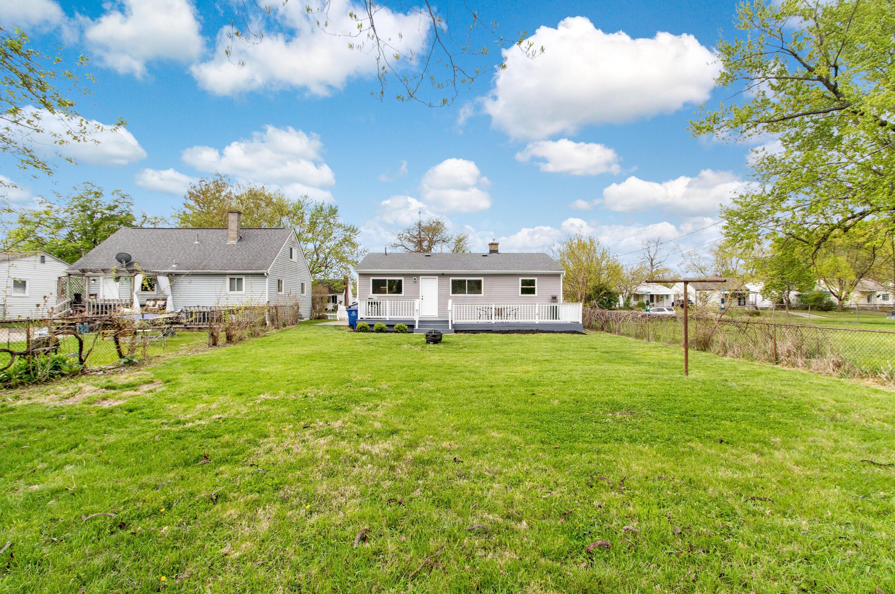 2492 Atwood Ter, Columbus OH  43211-1102 exterior