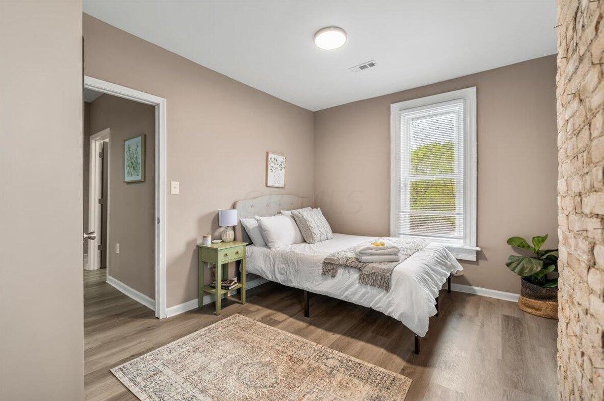 1390 Livingston Ave, Columbus OH 43209-2945 exterior