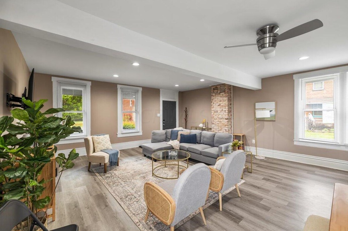 1390 Livingston Ave, Columbus OH 43209-2945 exterior