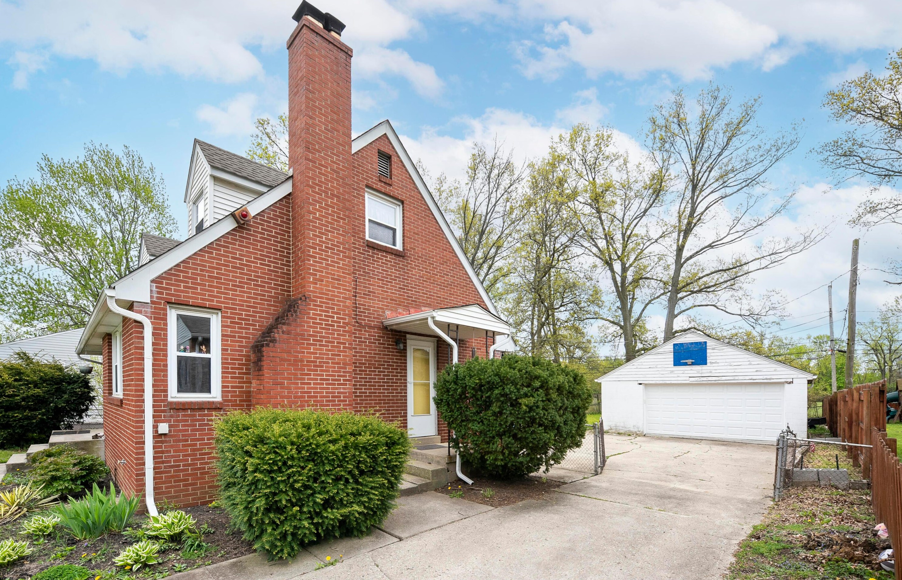 1615 Case Rd, Columbus OH  43235-7518 exterior