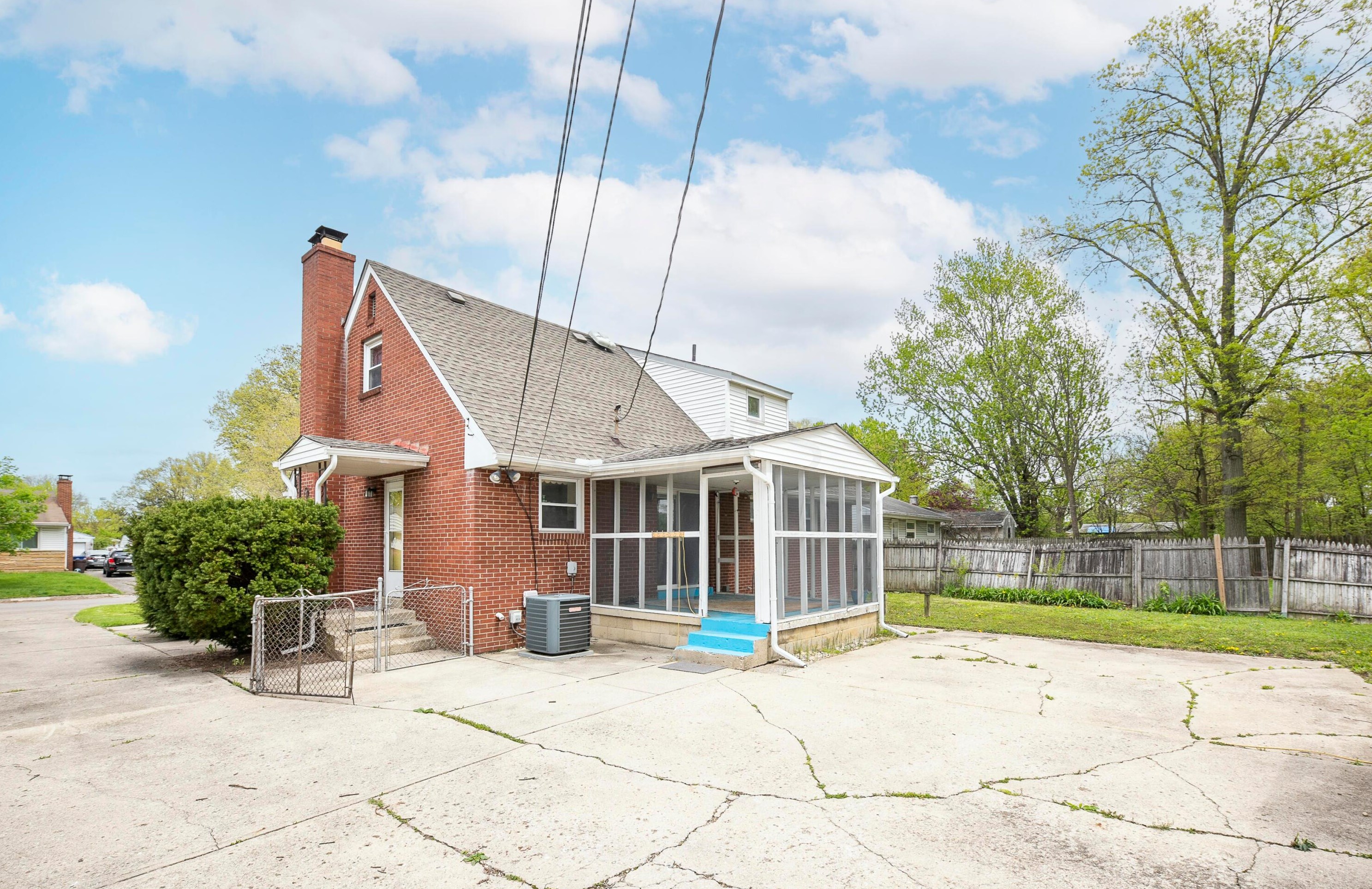 1615 Case Rd, Columbus OH  43235-7518 exterior