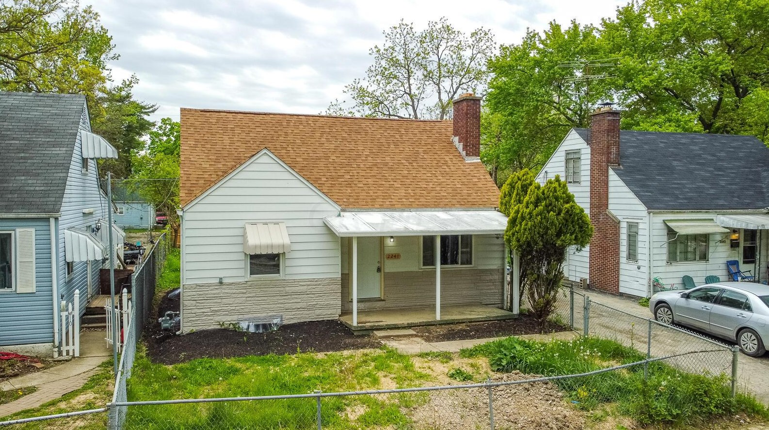 2241 Mcguffey Rd, Columbus OH  43211-2021 exterior