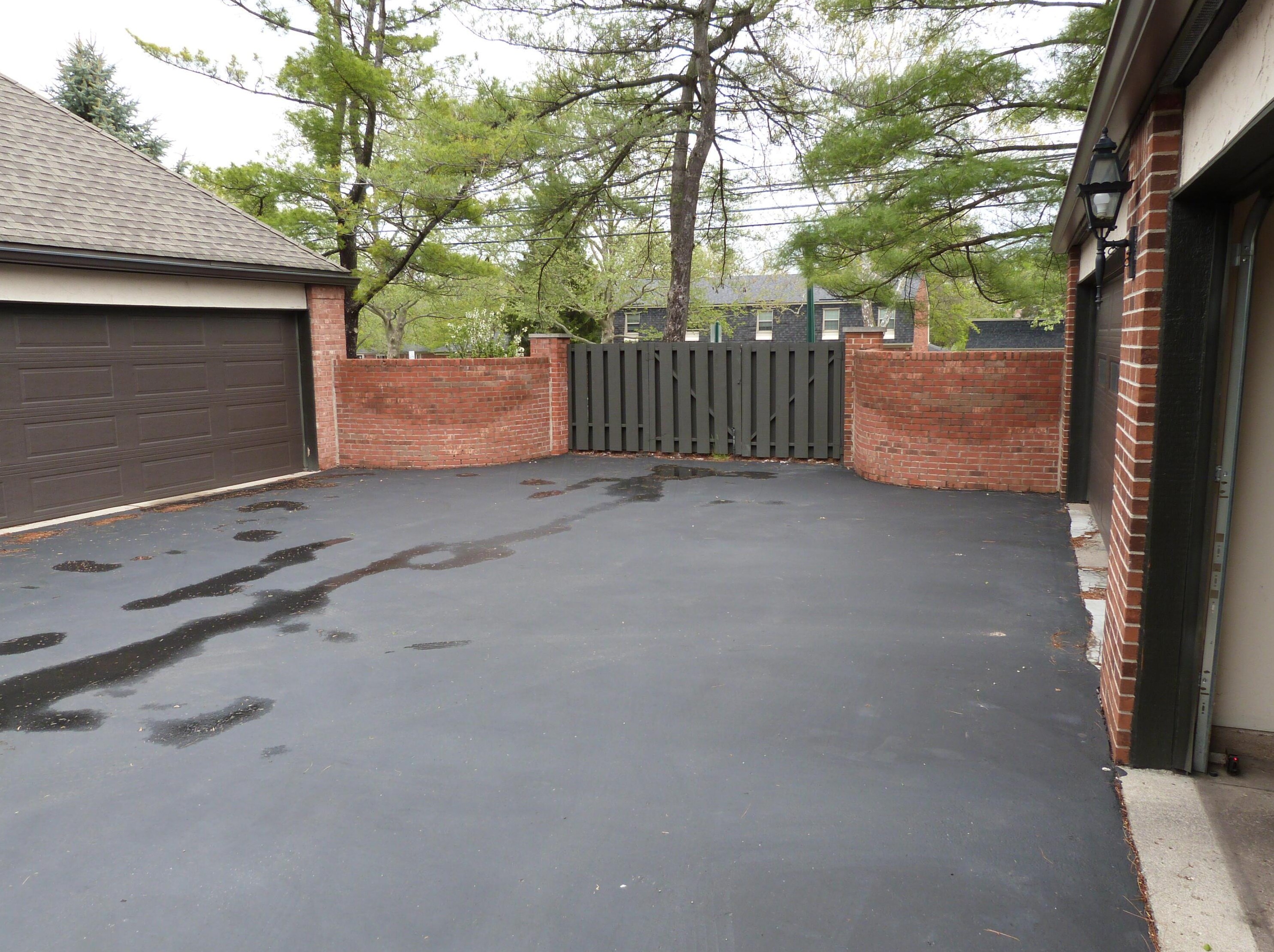 3522 La Rochelle Dr, Columbus OH 43221-1536 exterior