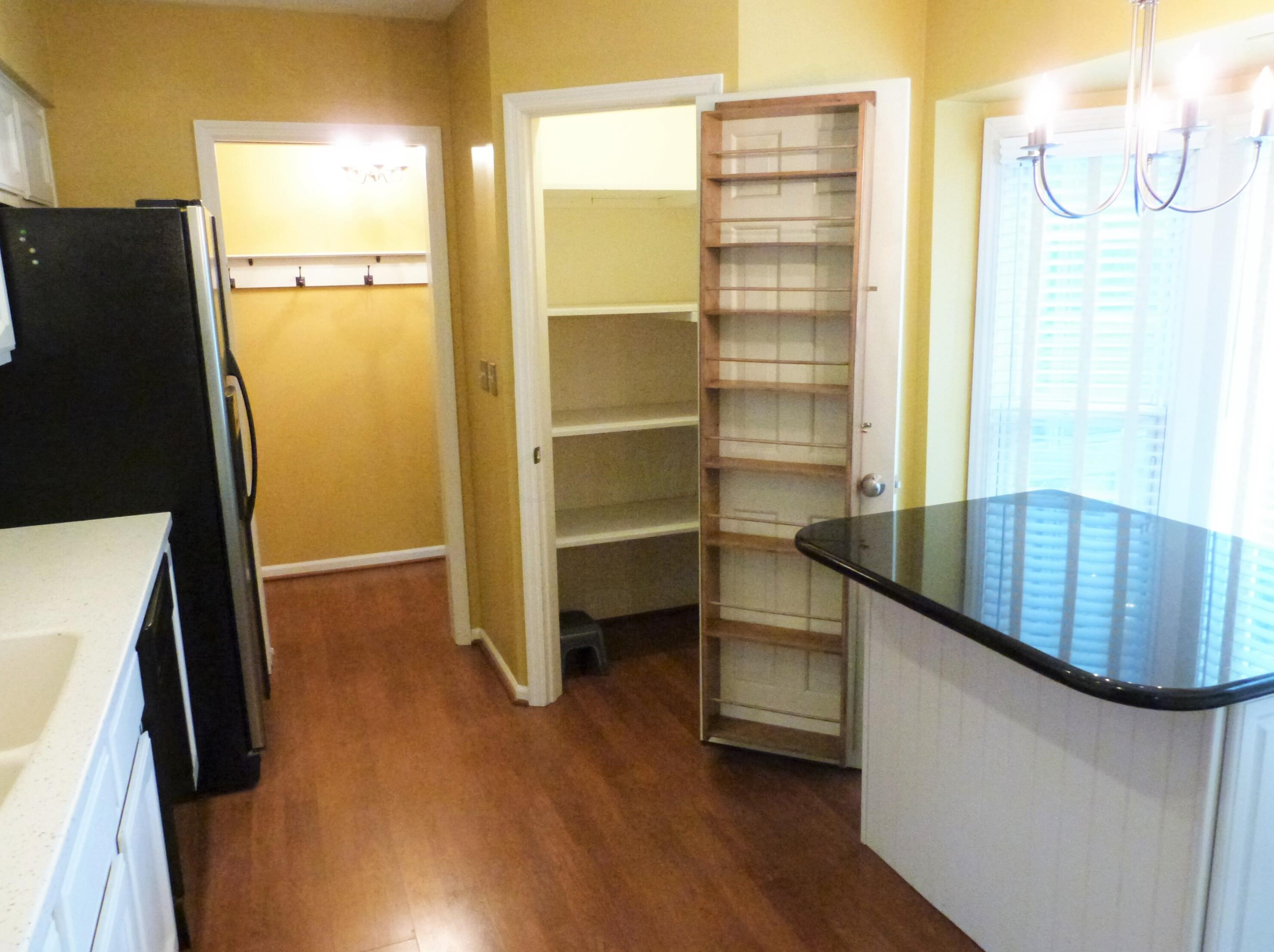 3522 La Rochelle Dr, Columbus OH 43221-1536 exterior