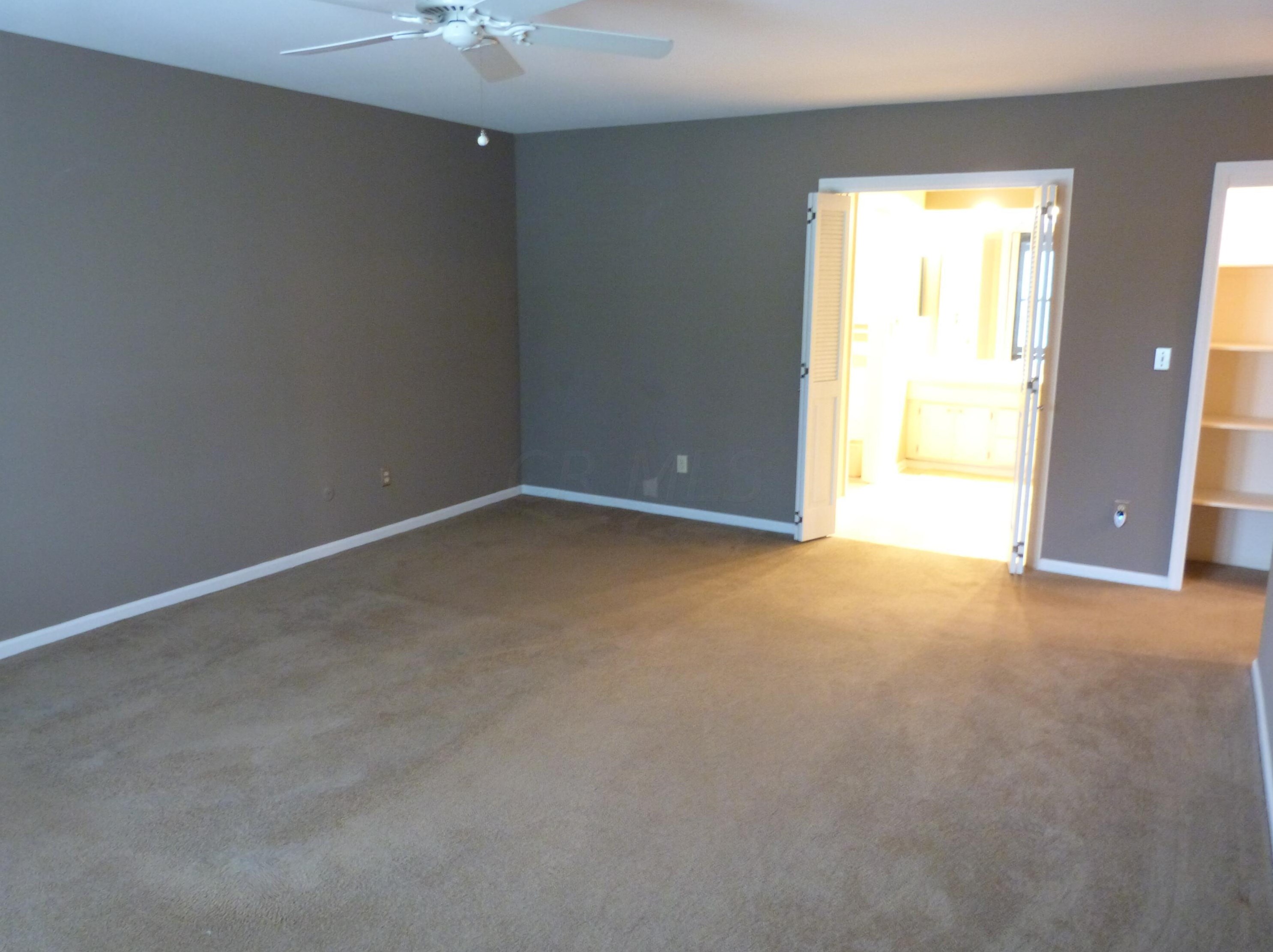 3522 La Rochelle Dr, Columbus OH 43221-1536 exterior