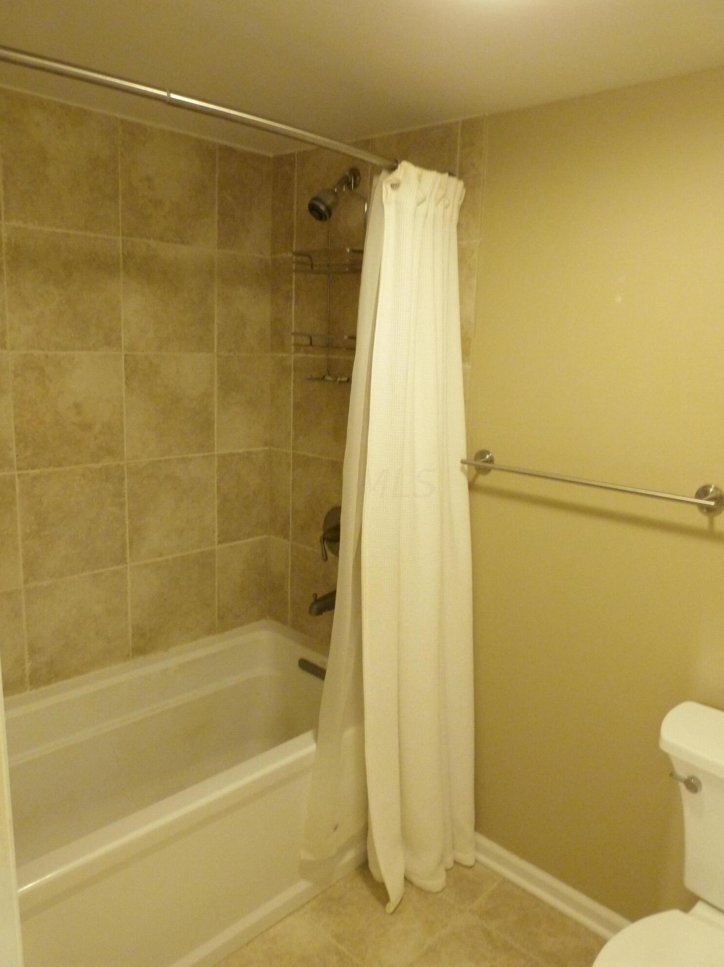 3522 La Rochelle Dr, Columbus OH 43221-1536 exterior