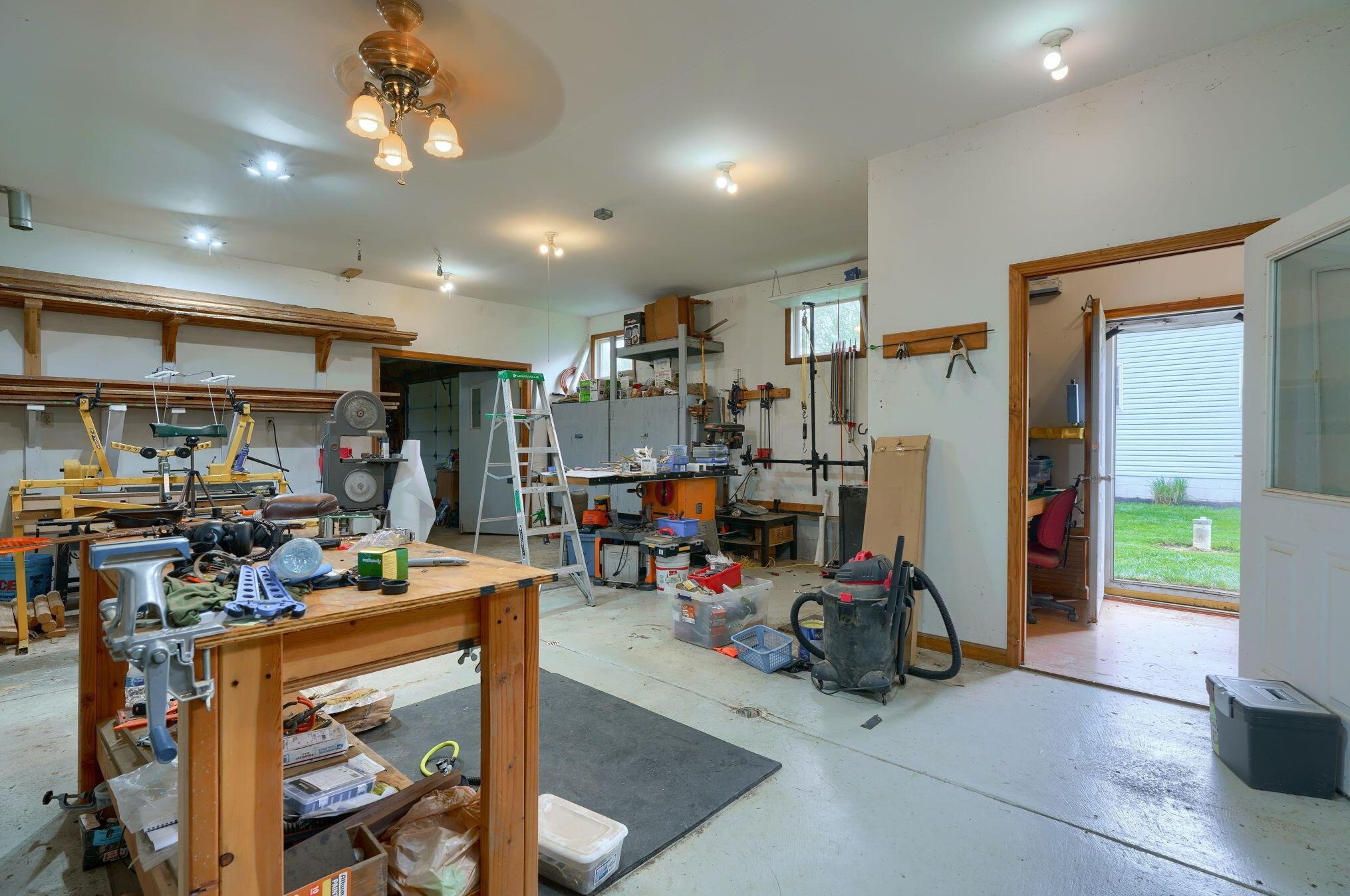 14951 Plazier Rd, Ashville OH  43103-9439 exterior