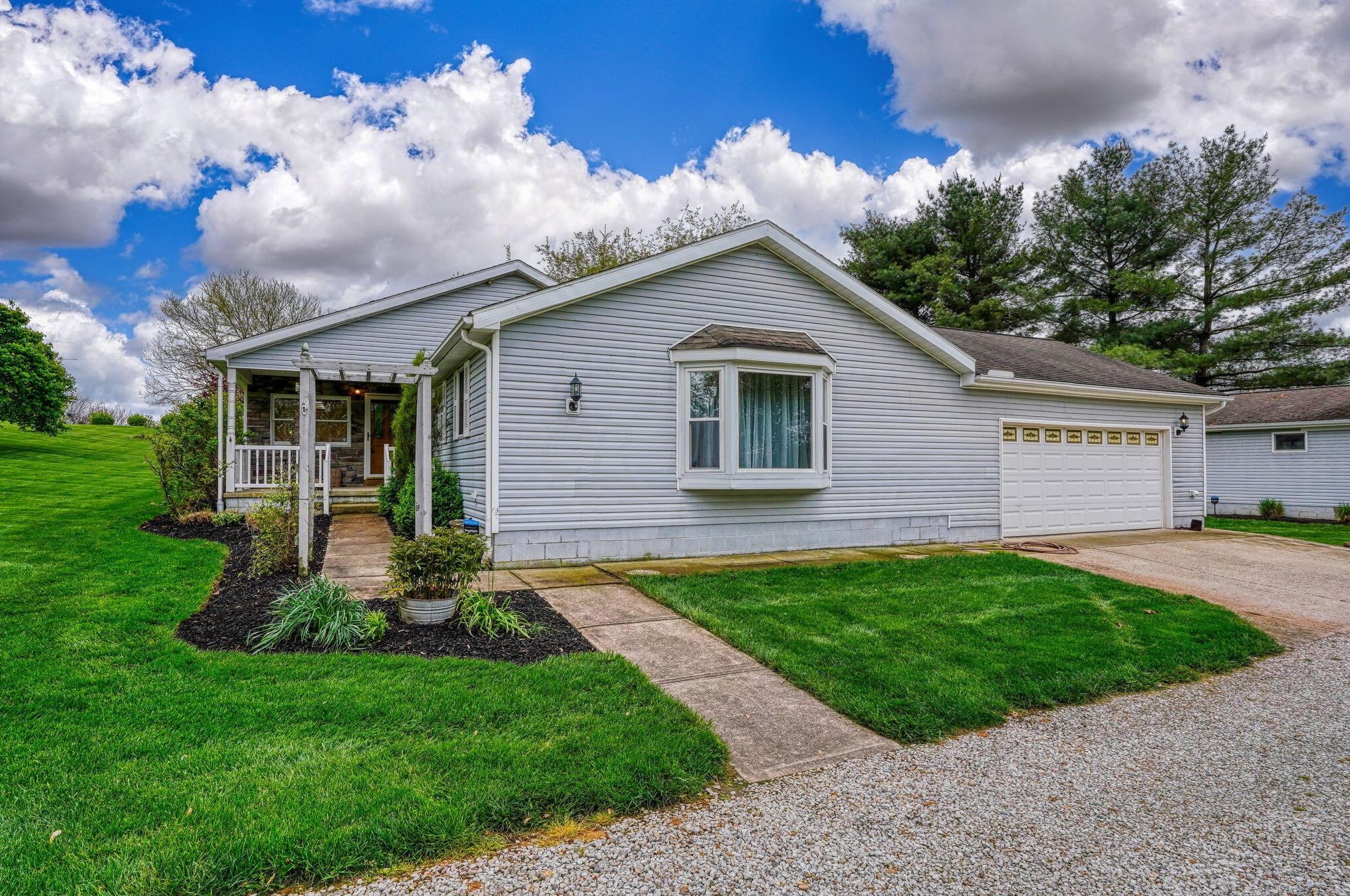 14951 Plazier Rd, Ashville OH  43103-9439 exterior