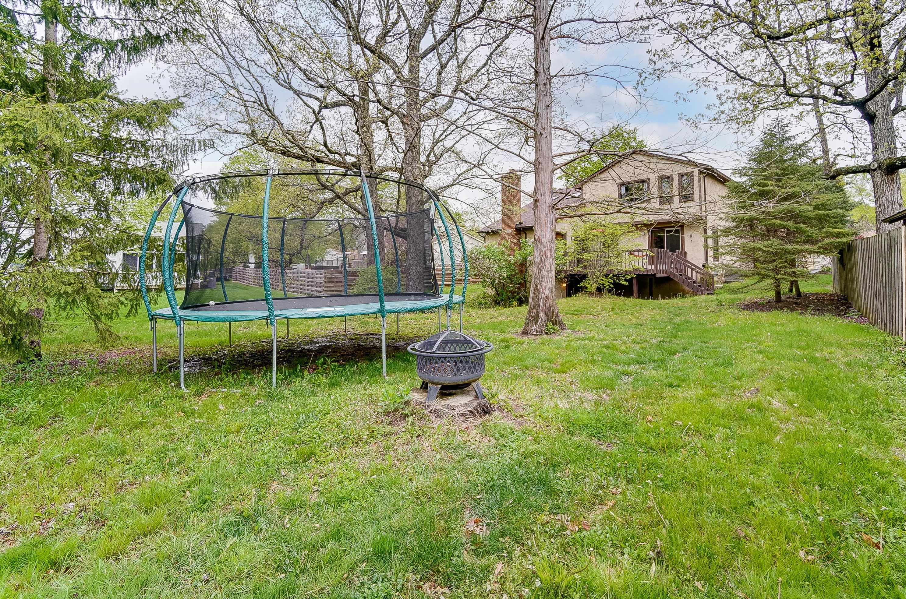 5351 Fortress Trl, Columbus OH  43230-1545 exterior