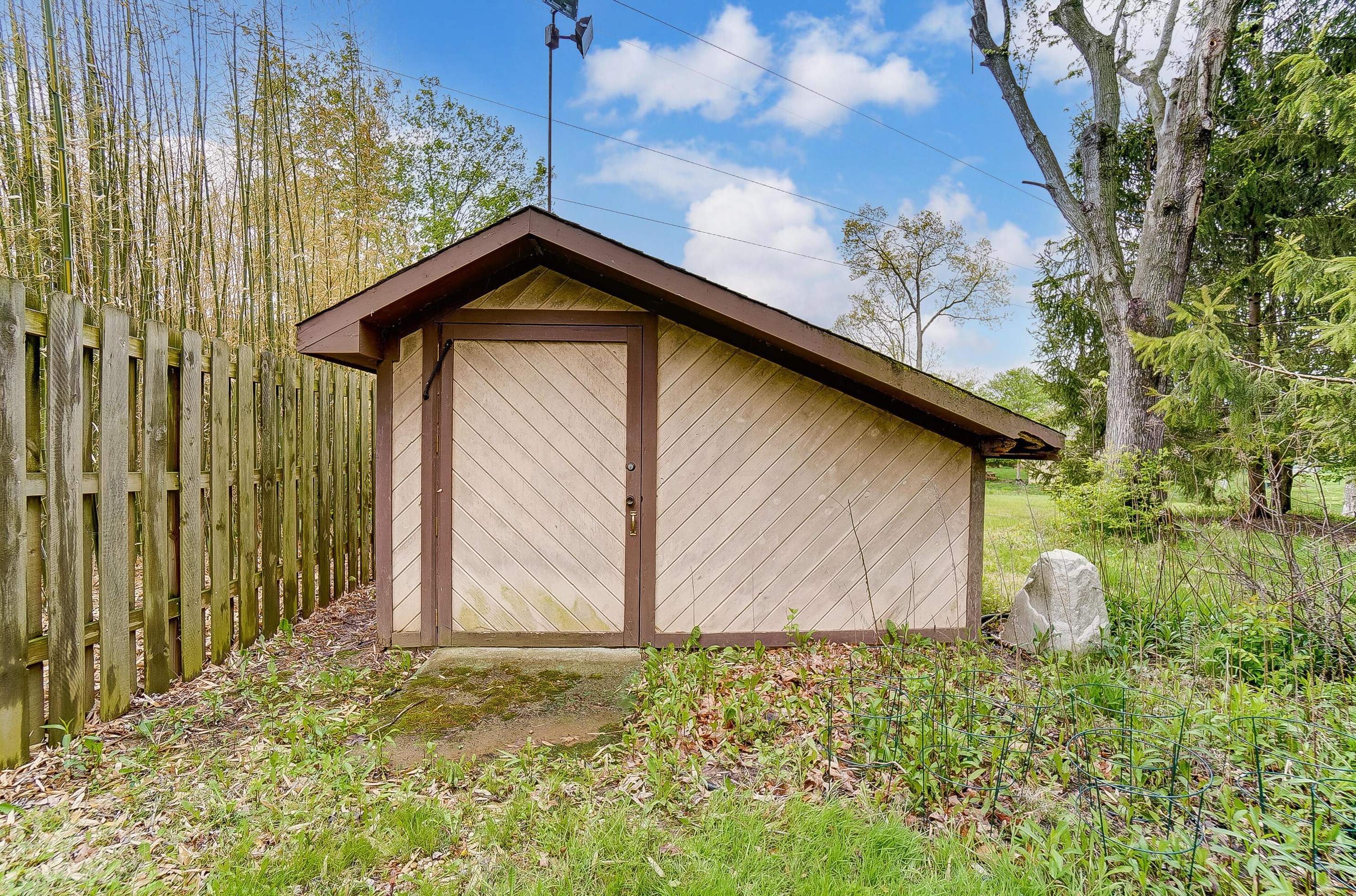 5351 Fortress Trl, Columbus OH  43230-1545 exterior