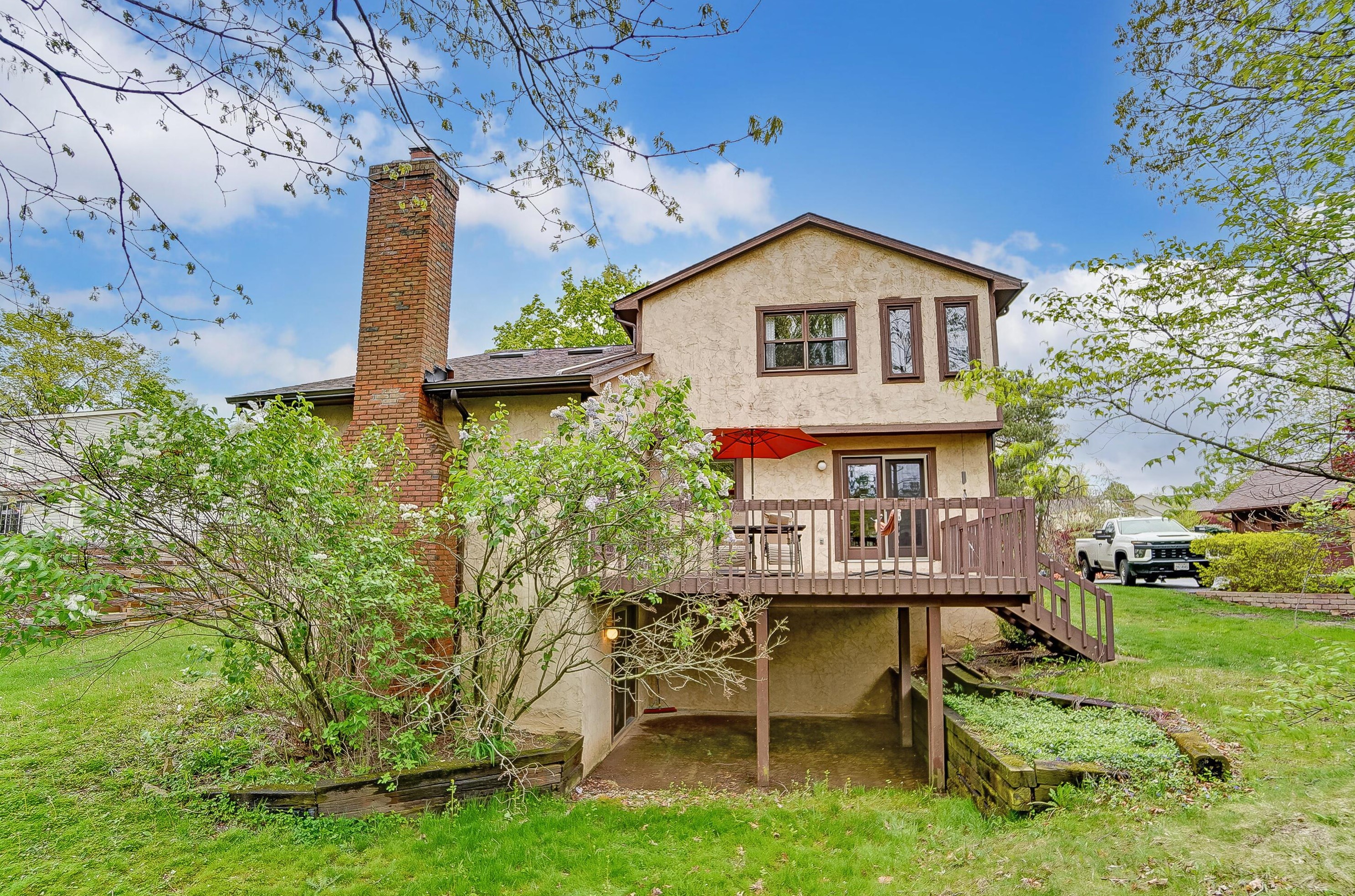 5351 Fortress Trl, Columbus OH  43230-1545 exterior