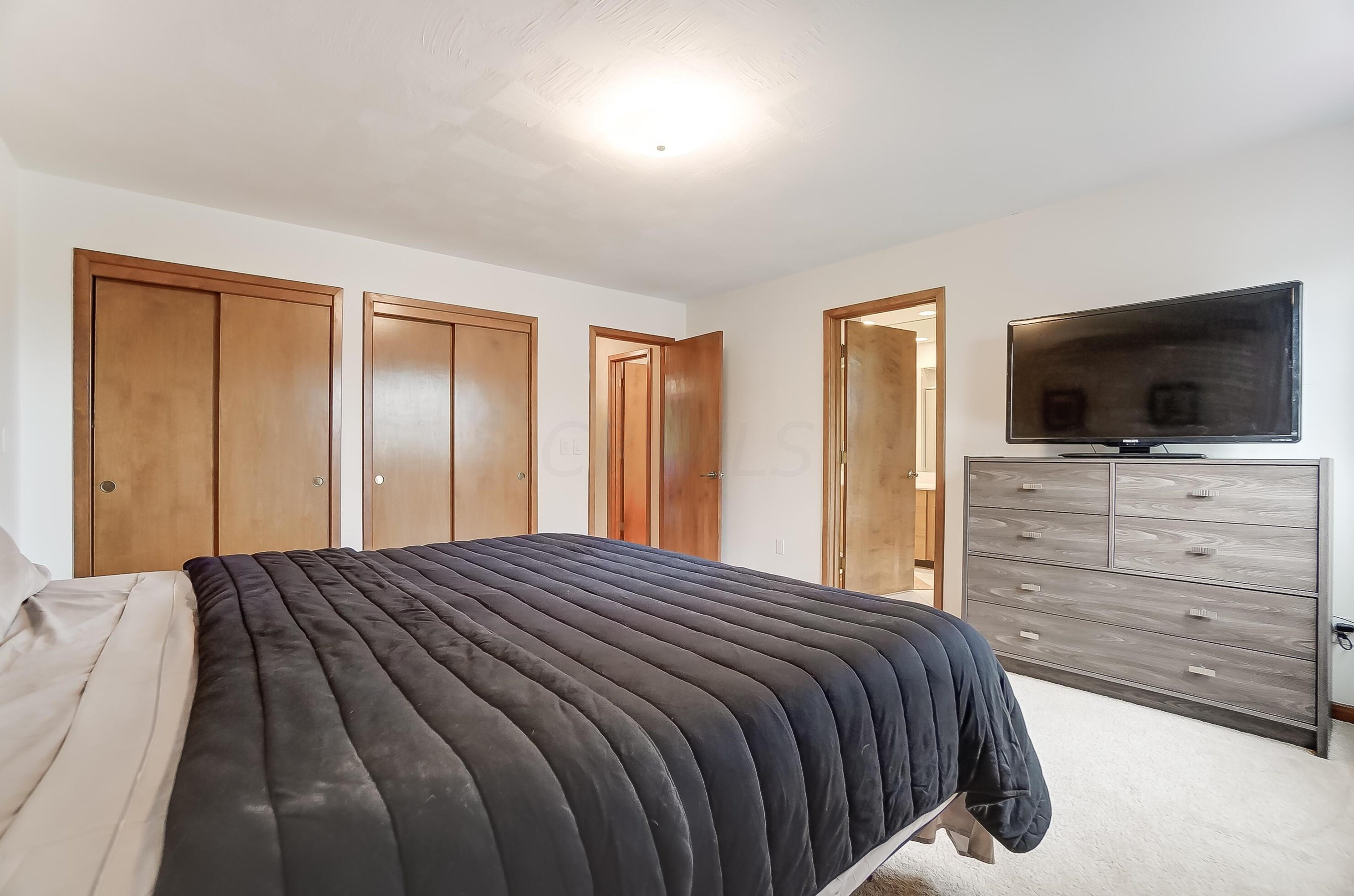 5351 Fortress Trl, Columbus OH  43230-1545 exterior