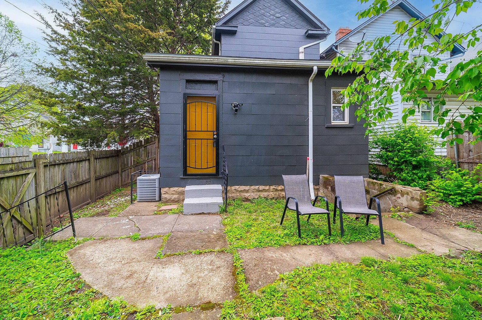 359 Hinman Ave, Columbus OH 43207-1907 exterior