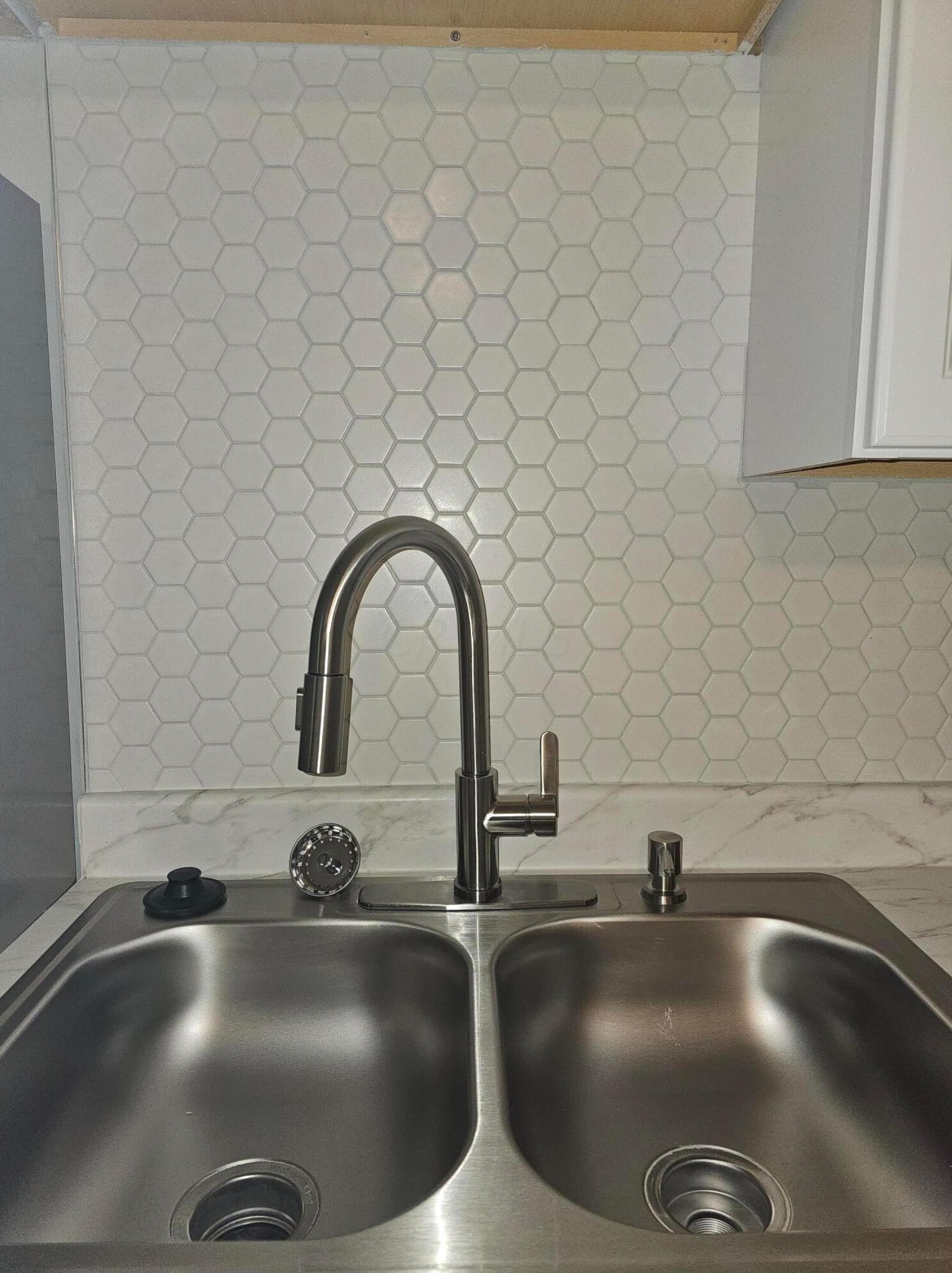 2278 Perkins Ct, Columbus OH 43229-9605 exterior