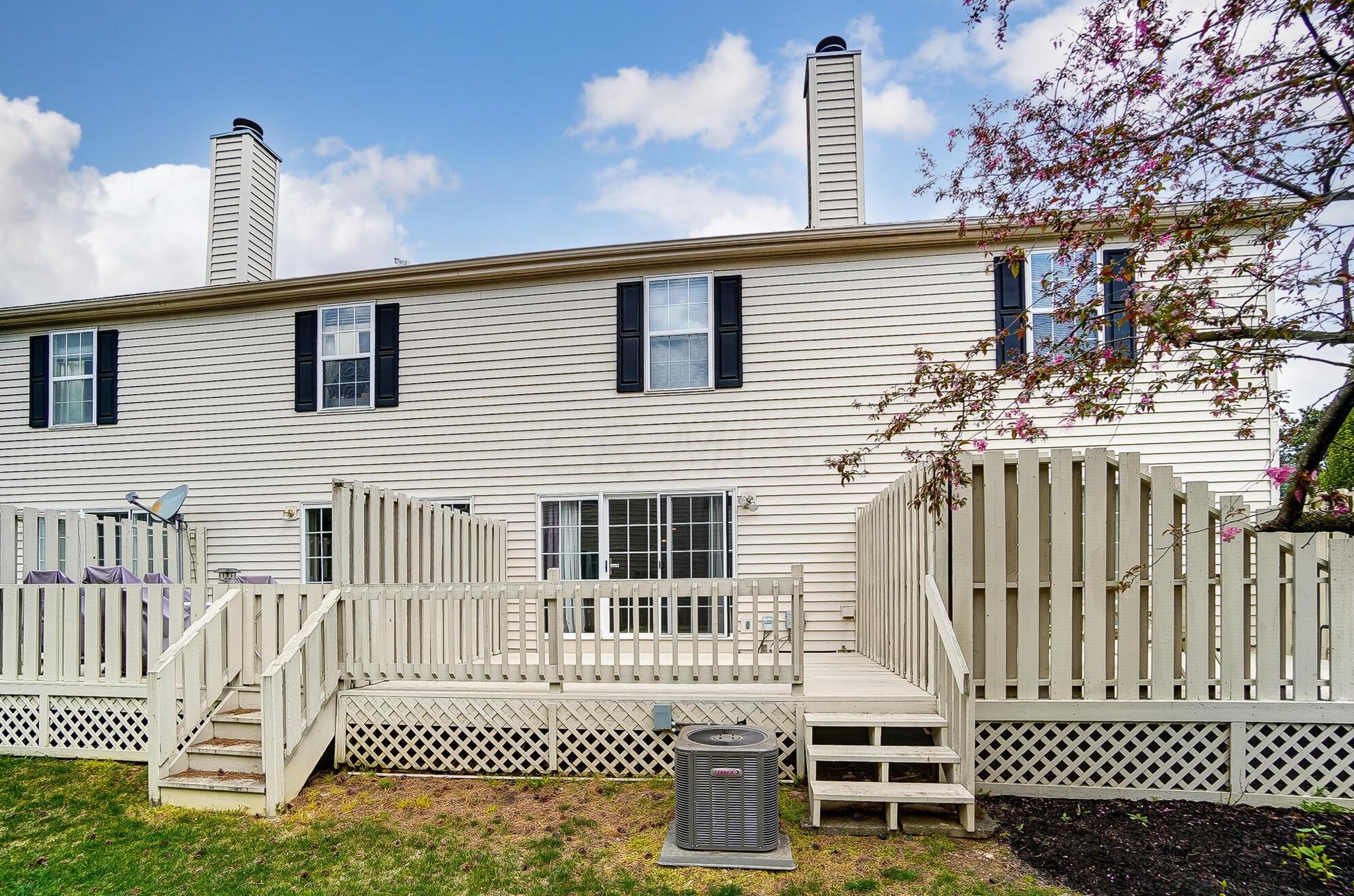 2503 Maxim Ln, Columbus OH 43235-5531 exterior