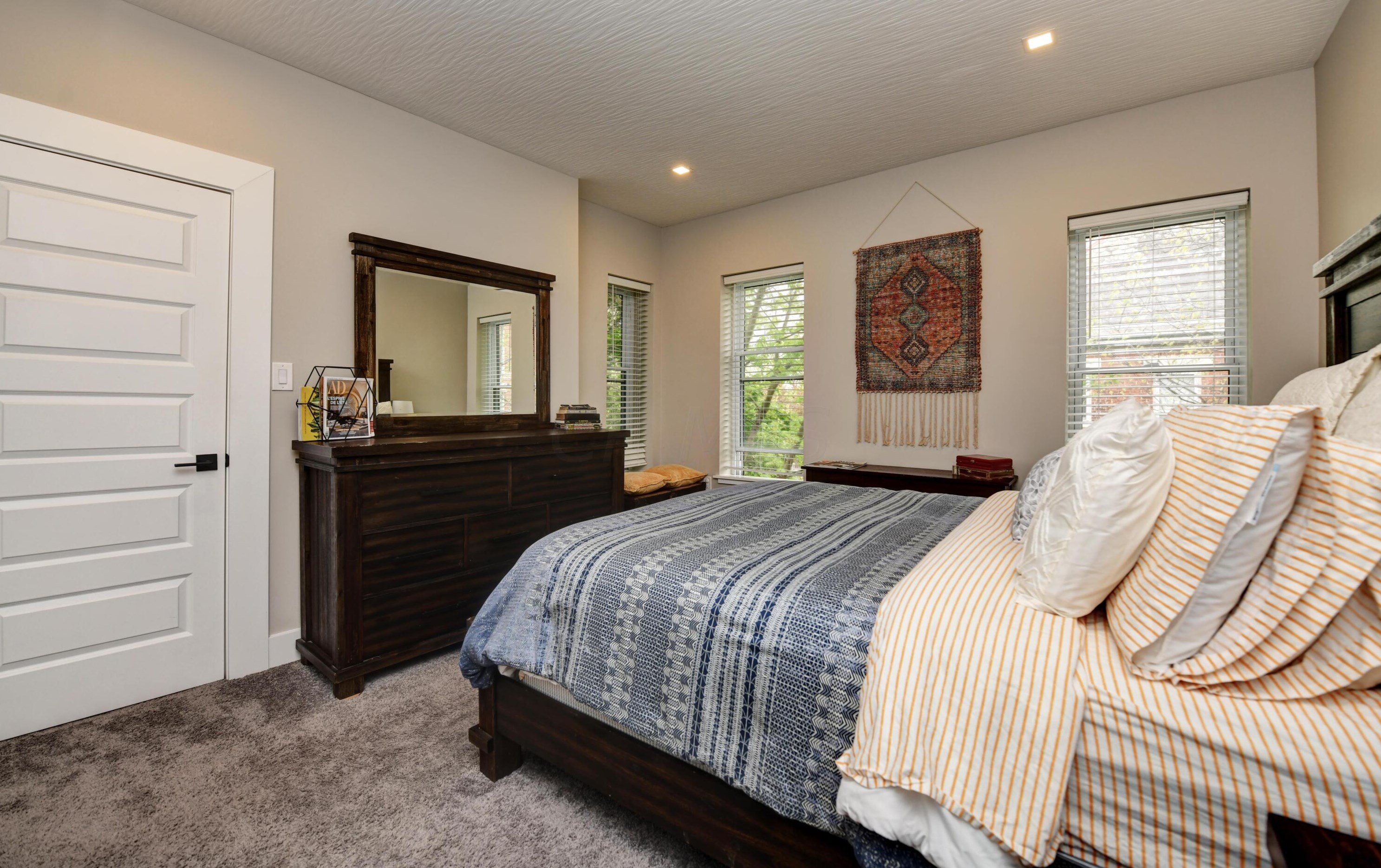 502 Ohio Ave, Columbus OH 43203-1143 exterior